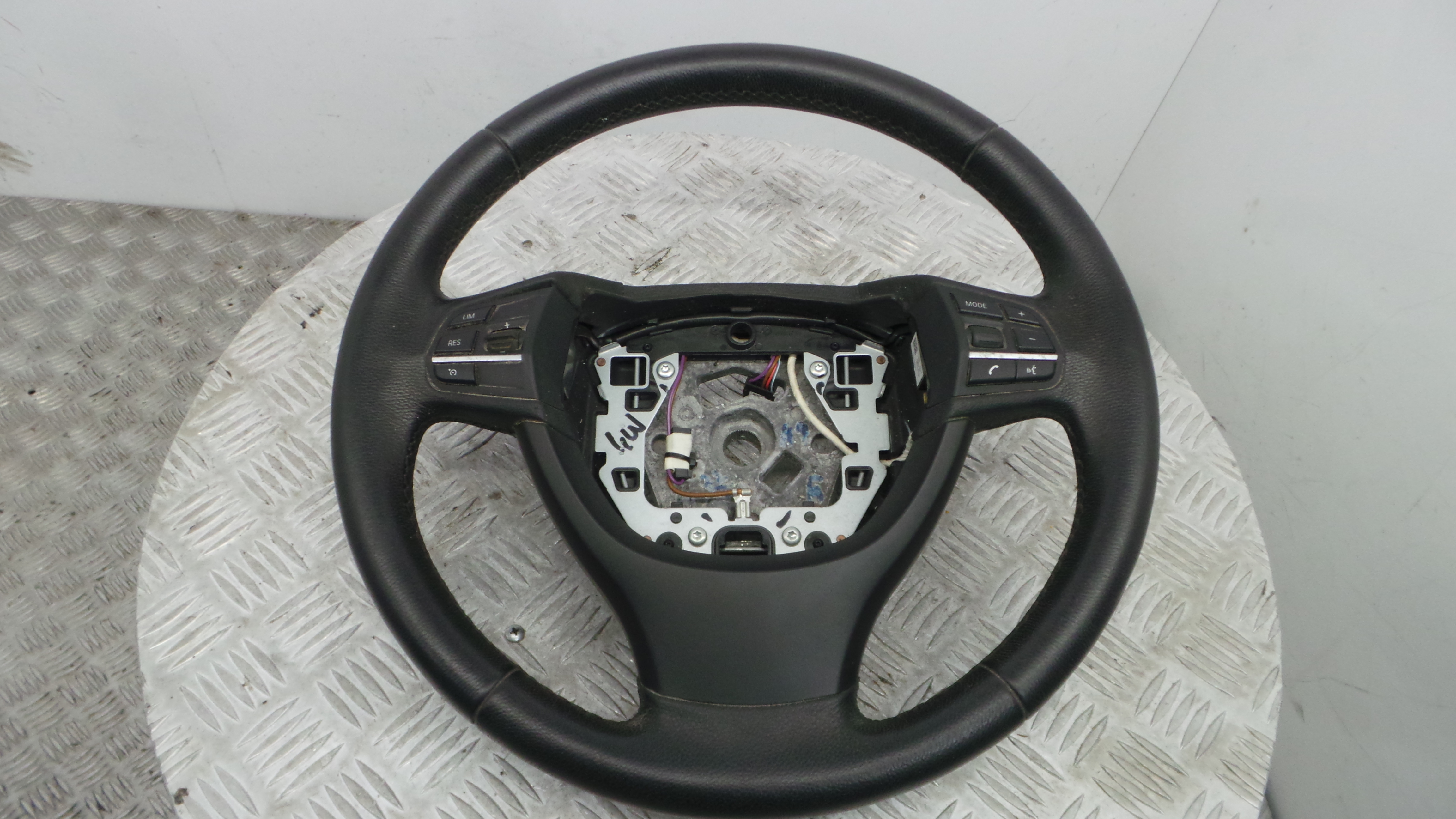 Volante SLC651724011 - BMW 5 (F10)-37811181 Volante SLC651724011 - BMW 5 (F10)-37811181