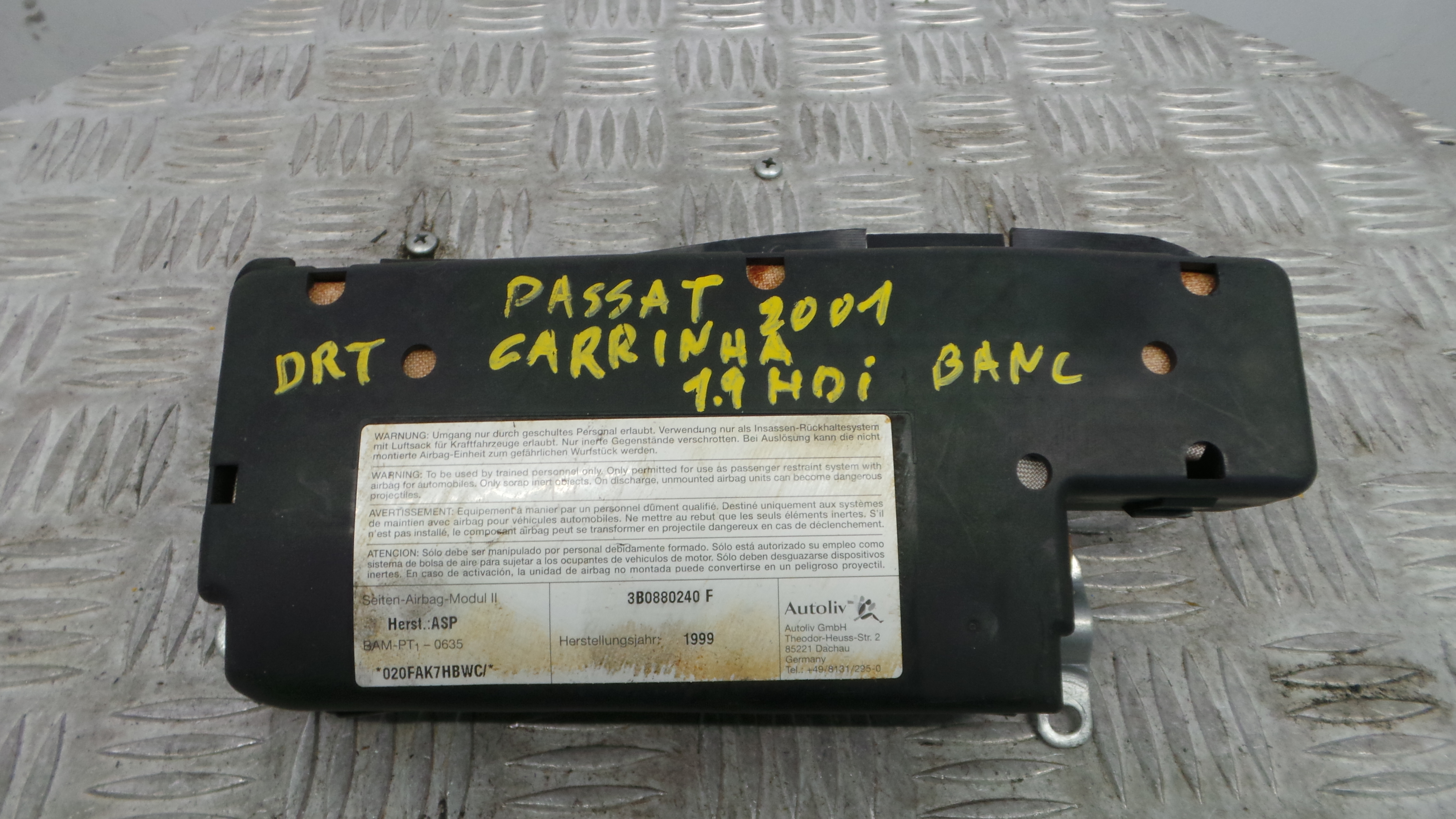 Airbag Banco Dto 3B0880240F - VW PASSAT B5.5 Estate (3B6), PASSAT B5.5 Variant (3B6)-37816239