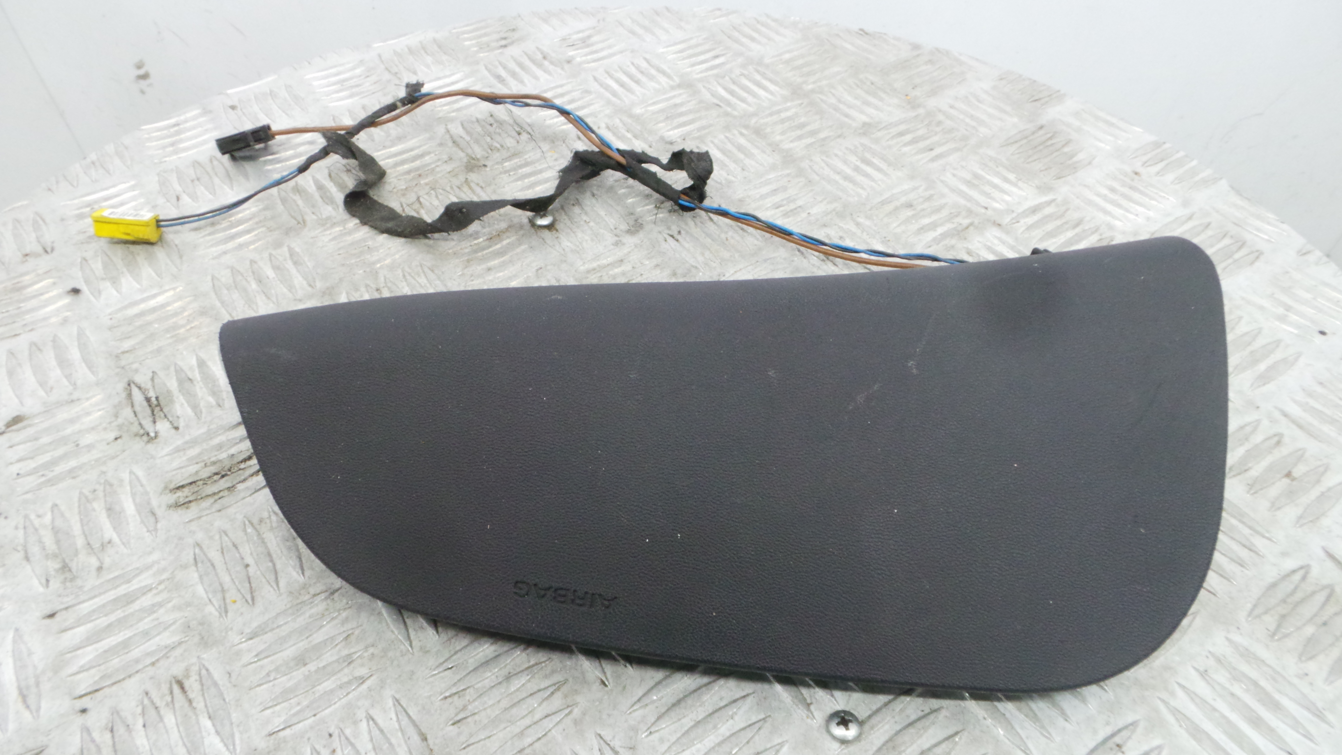 Airbag Banco Esq 8E0880241D - AUDI A4 B6 (8E2)-37816347 Airbag Banco Esq 8E0880241D - AUDI A4 B6 (8E2)-37816347