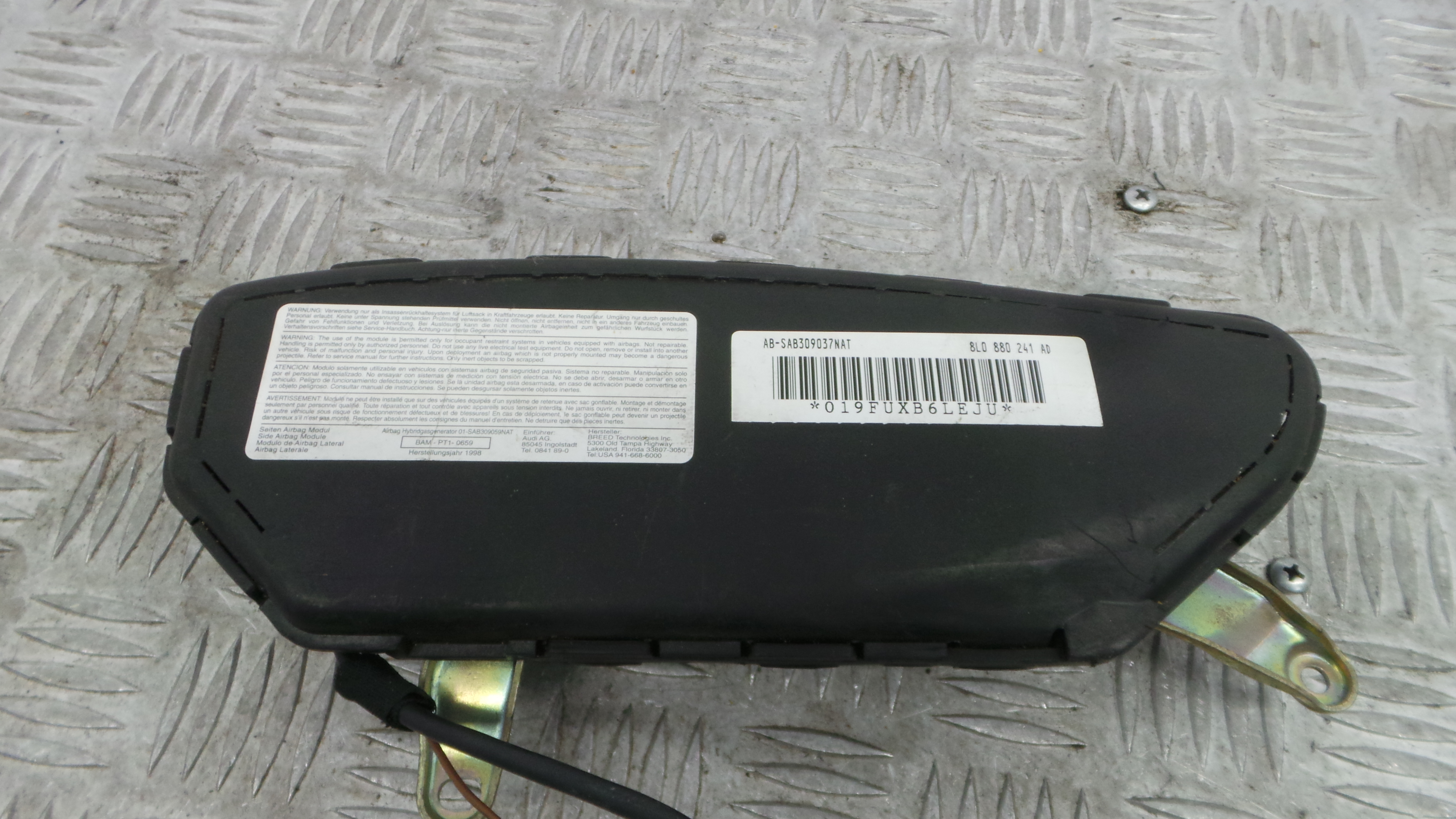 Airbag Banco Esq 8L0880241AD - AUDI A3 (8L1)-37816365 Airbag Banco Esq 8L0880241AD - AUDI A3 (8L1)-37816365