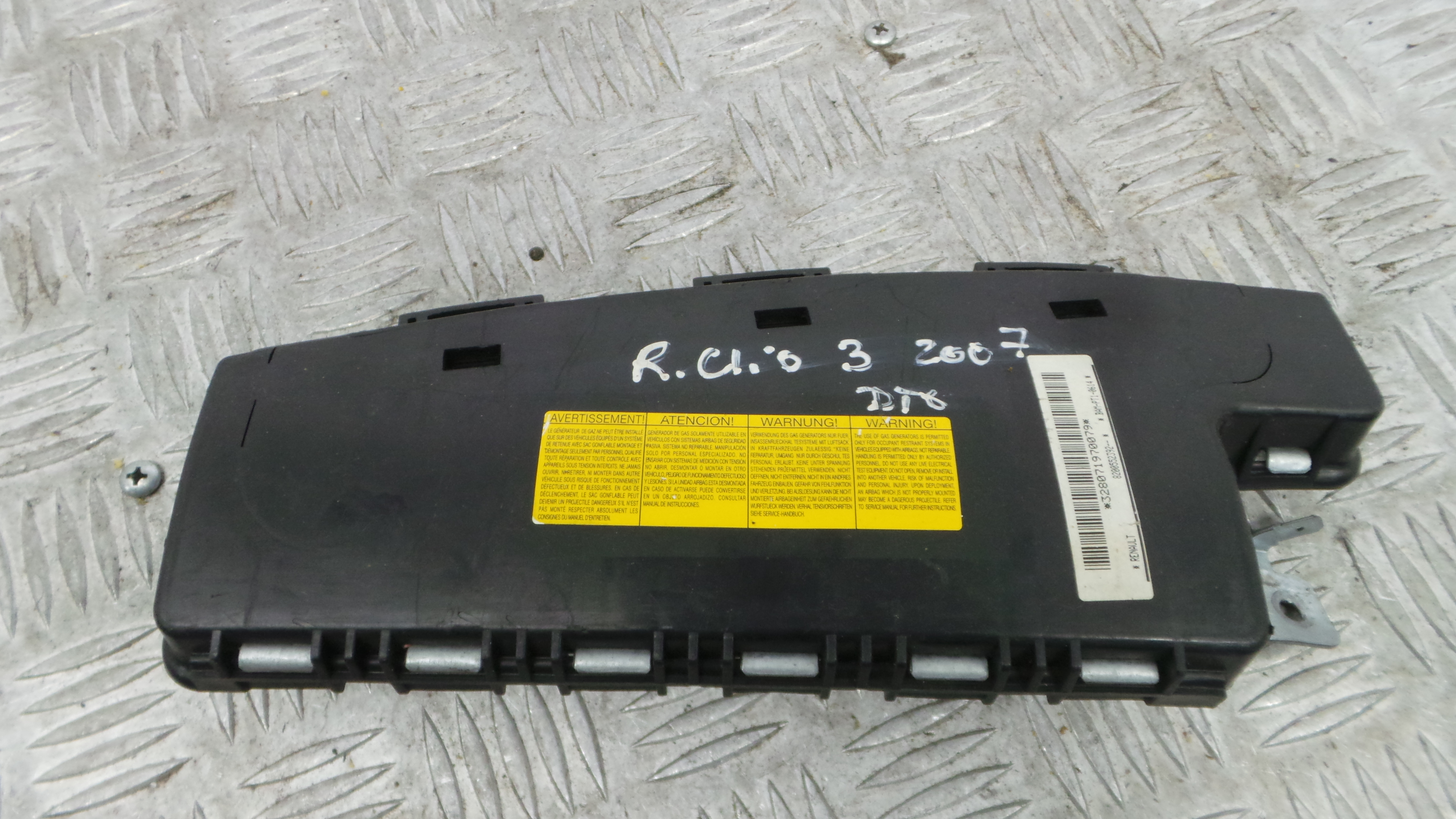 Airbag Banco Dto 8200552392 - RENAULT CLIO III (BR0/1, CR0/1)-37816636 Airbag Banco Dto 8200552392 - RENAULT CLIO III (BR0/1, CR0/1)-37816636