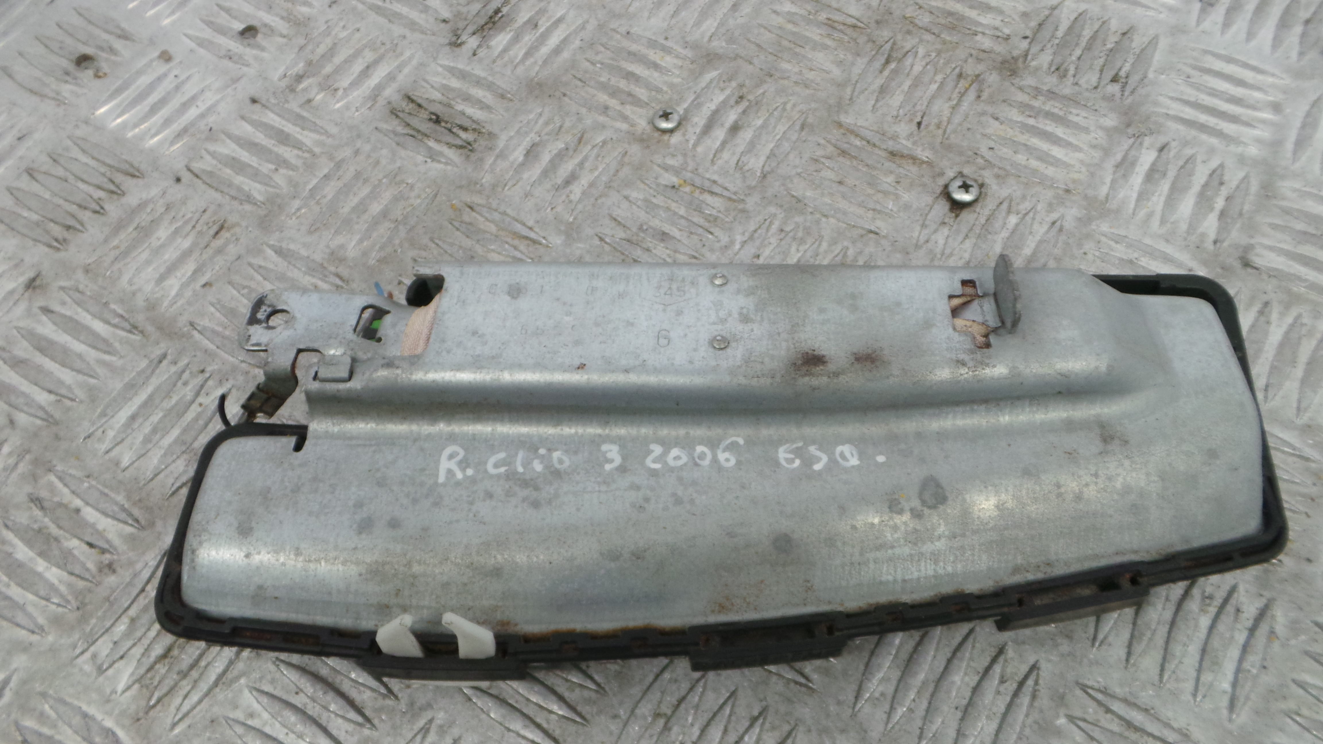 Airbag Banco Esq 8200552394 - RENAULT CLIO III (BR0/1, CR0/1)-37819981