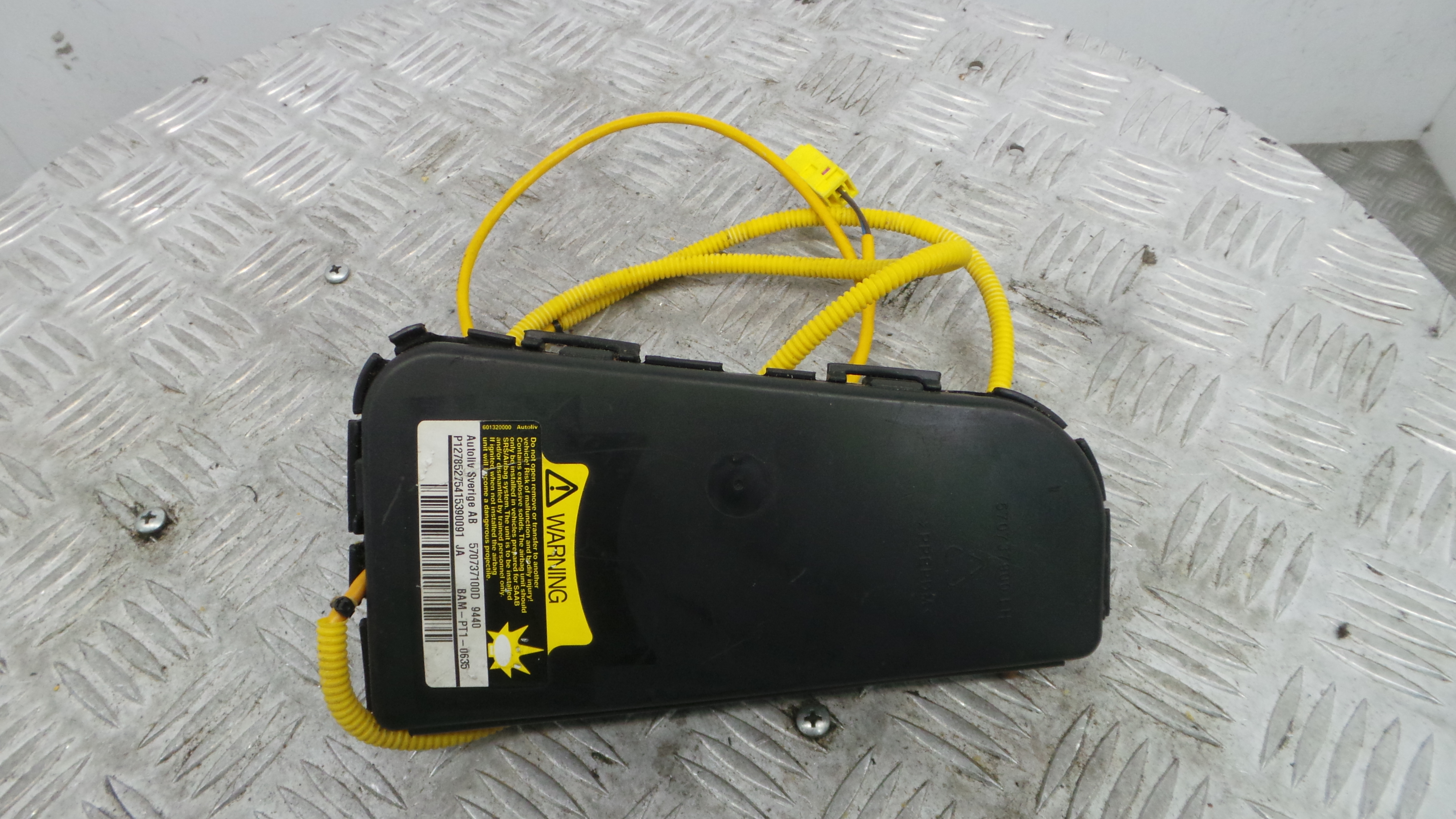 Airbag Banco Esq 570737100D - SAAB 9-3 (YS3F, E79, D79, D75)-37820385 Airbag Banco Esq 570737100D - SAAB 9-3 (YS3F, E79, D79, D75)-37820385