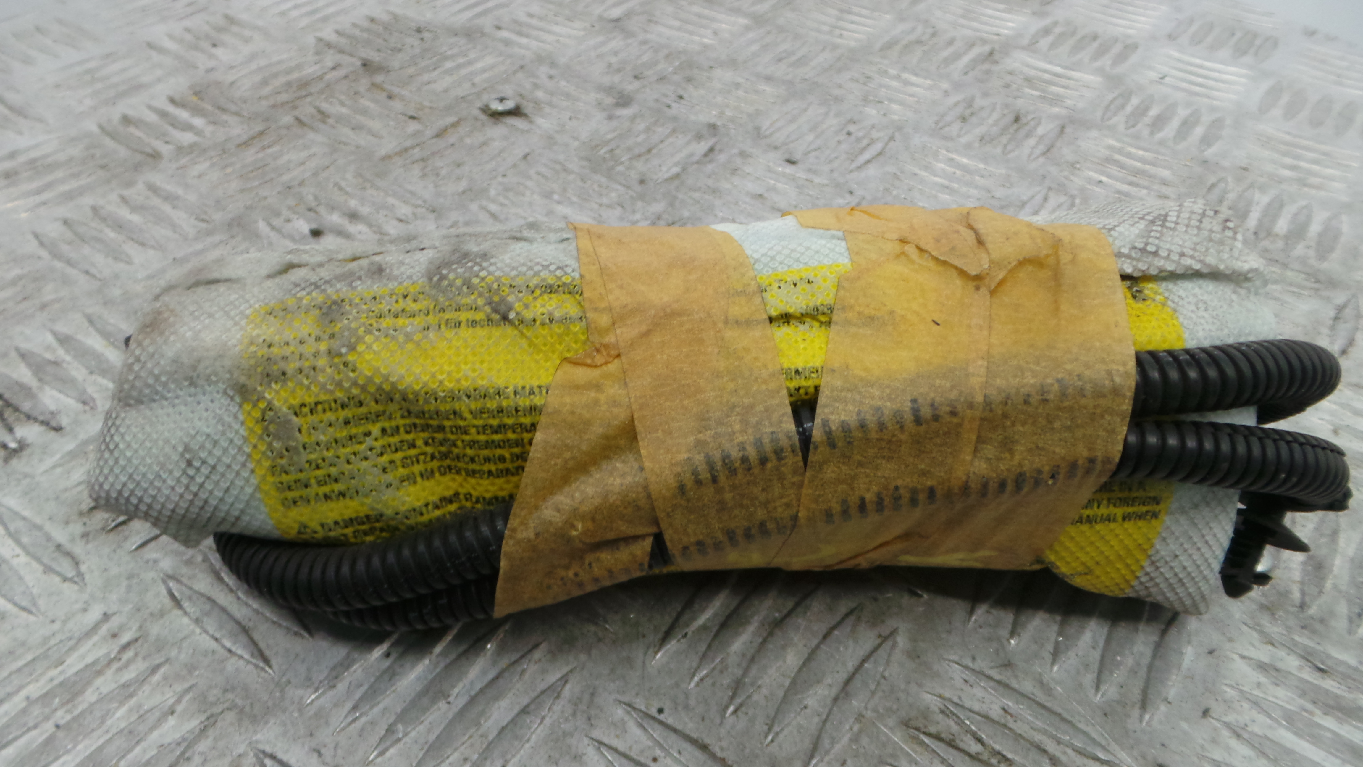 Airbag Banco Esq 73920-0D020 - TOYOTA YARIS (_P9_), YARIS/VITZ (_P9_)-37820939 Airbag Banco Esq 73920-0D020 - TOYOTA YARIS (_P9_), YARIS/VITZ (_P9_)-37820939