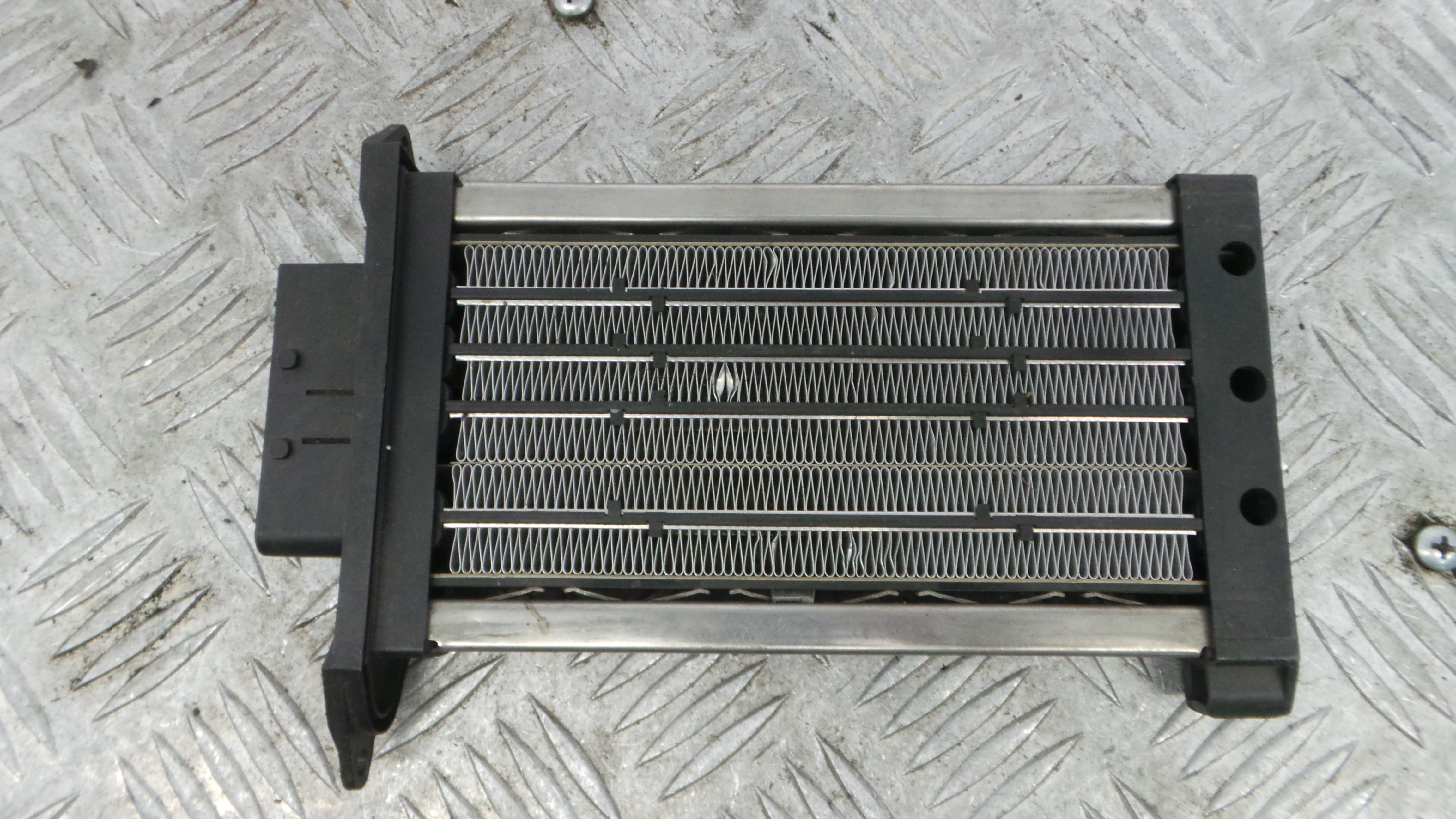 Radiador da Chaufagem / Sofagem F667211ZC - RENAULT CLIO III (BR0/1, CR0/1)-38046465