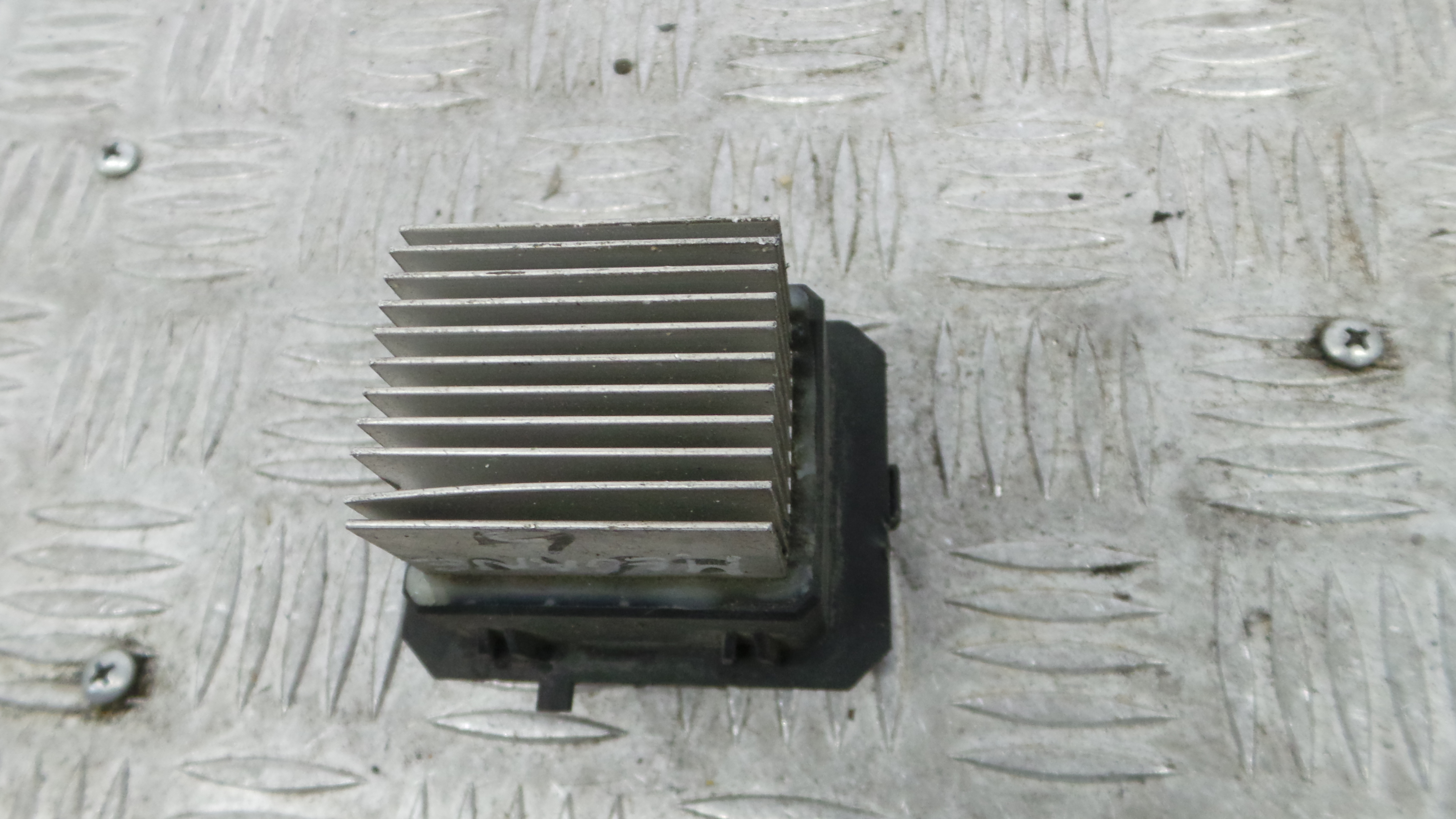 Resistência Ventilador Do Habitáculo T1017845RB - RENAULT MEGANE III Hatchback (BZ0/1_, B3_)-38047396 Resistência Ventilador Do Habitáculo T1017845RB - RENAULT MEGANE III Hatchback (BZ0/1_, B3_)-38047396