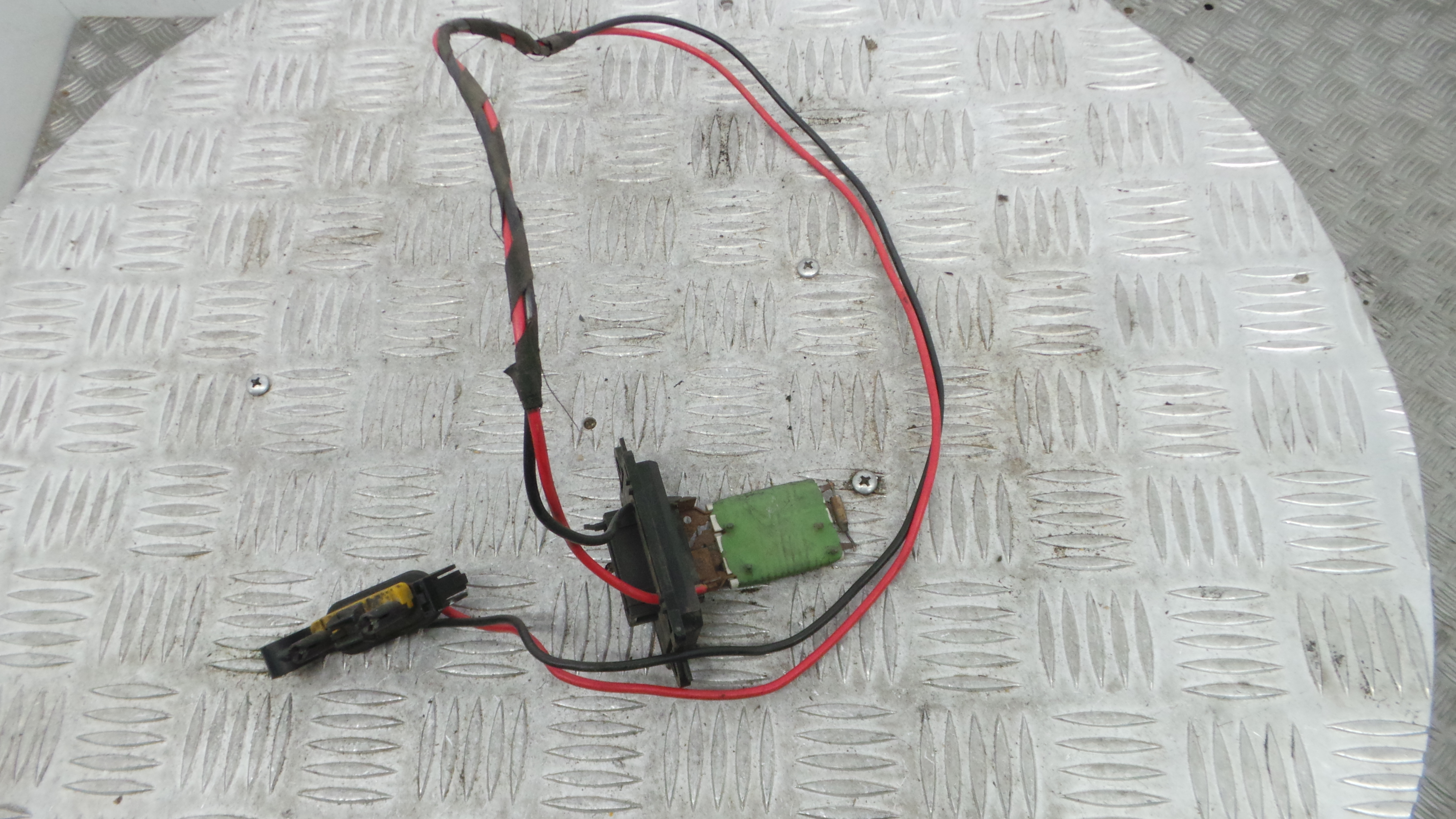 Resistência Ventilador Do Habitáculo 7701209803 - RENAULT CLIO III (BR0/1, CR0/1)-38048247 Resistência Ventilador Do Habitáculo 7701209803 - RENAULT CLIO III (BR0/1, CR0/1)-38048247