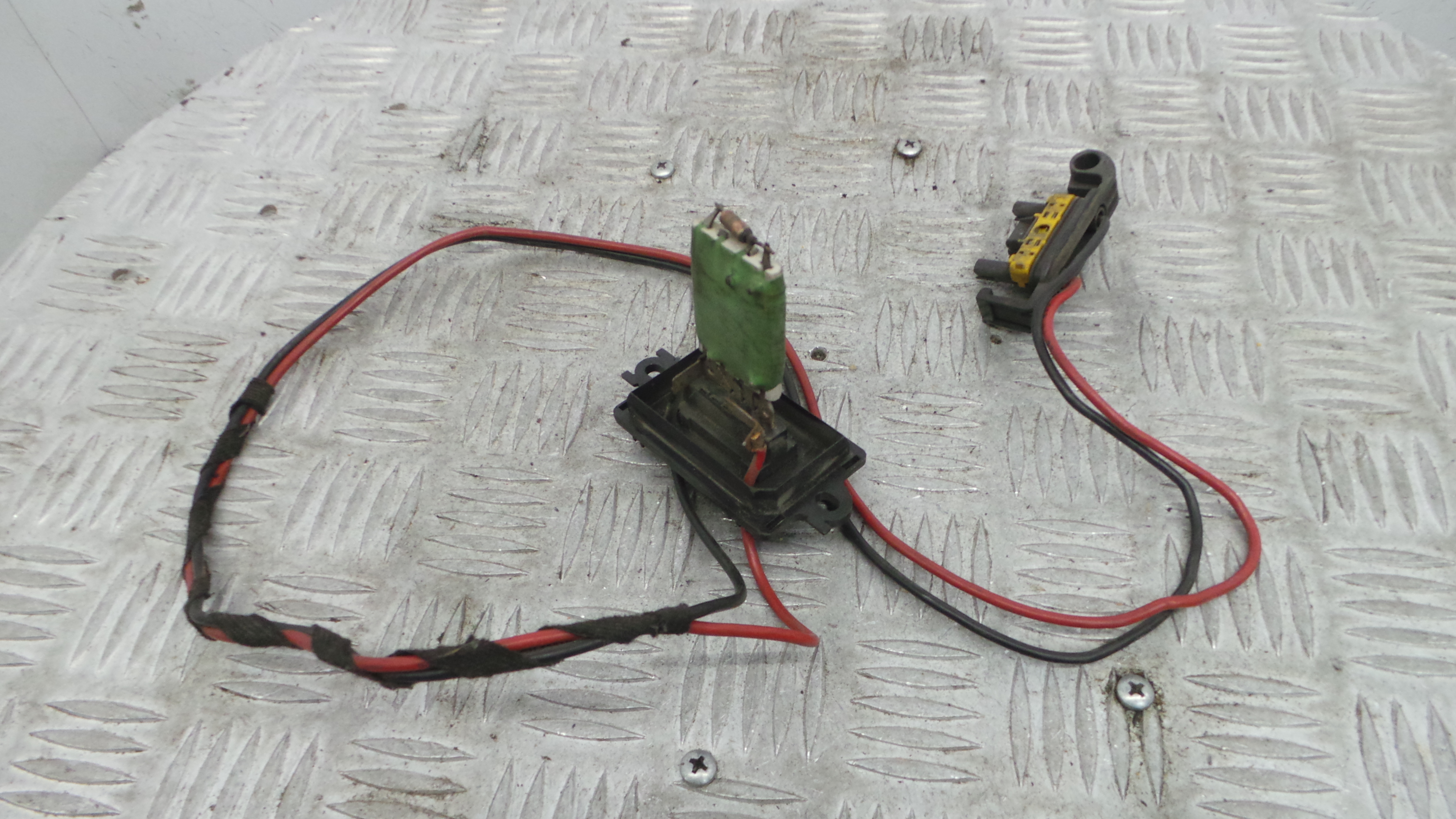 Resistência Ventilador Do Habitáculo 7701209803 - RENAULT CLIO III (BR0/1, CR0/1)-38048251 Resistência Ventilador Do Habitáculo 7701209803 - RENAULT CLIO III (BR0/1, CR0/1)-38048251