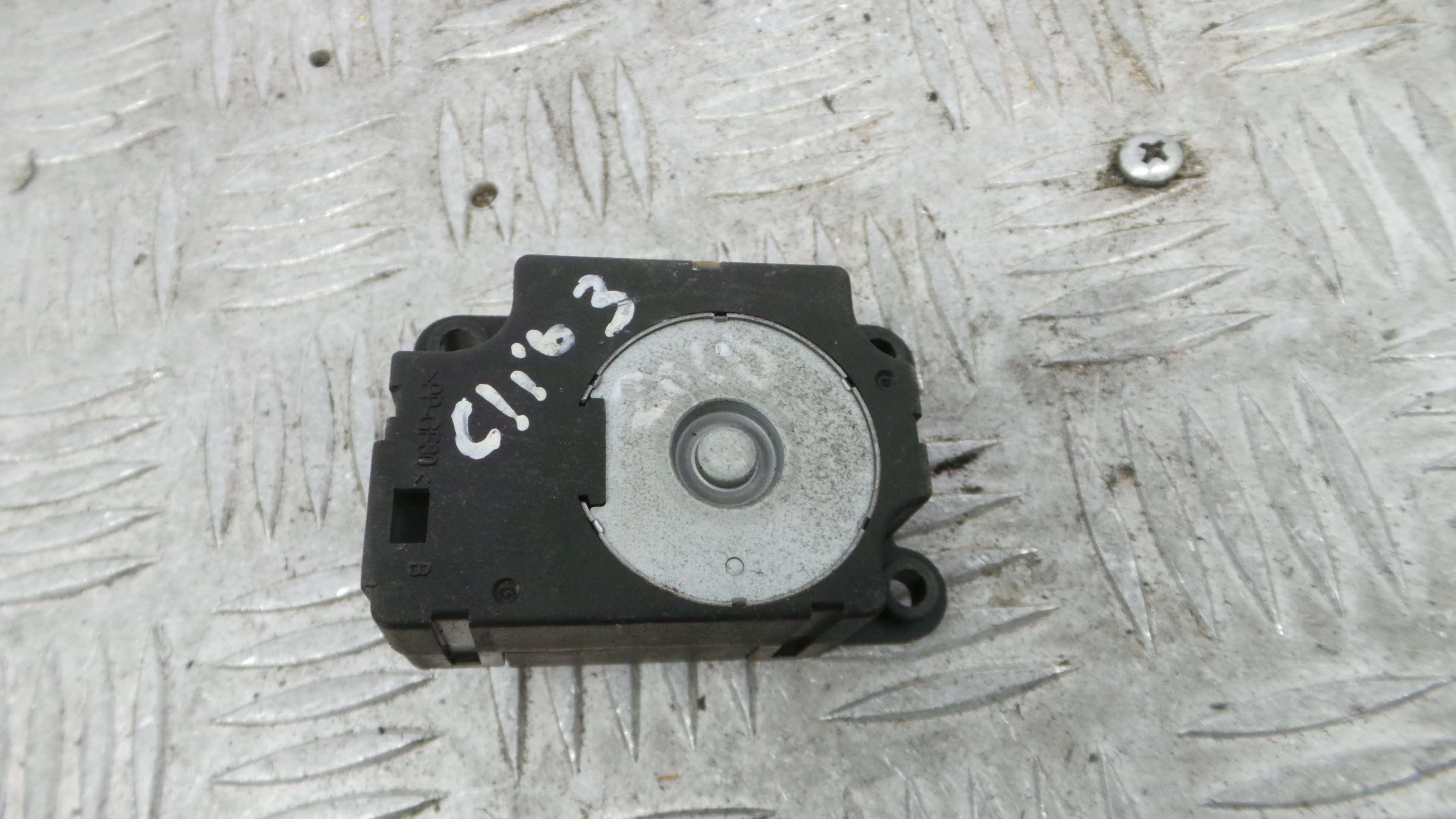 Atuador do Circuito de Ar T1007781T - RENAULT CLIO III (BR0/1, CR0/1)-38050250 Atuador do Circuito de Ar T1007781T - RENAULT CLIO III (BR0/1, CR0/1)-38050250