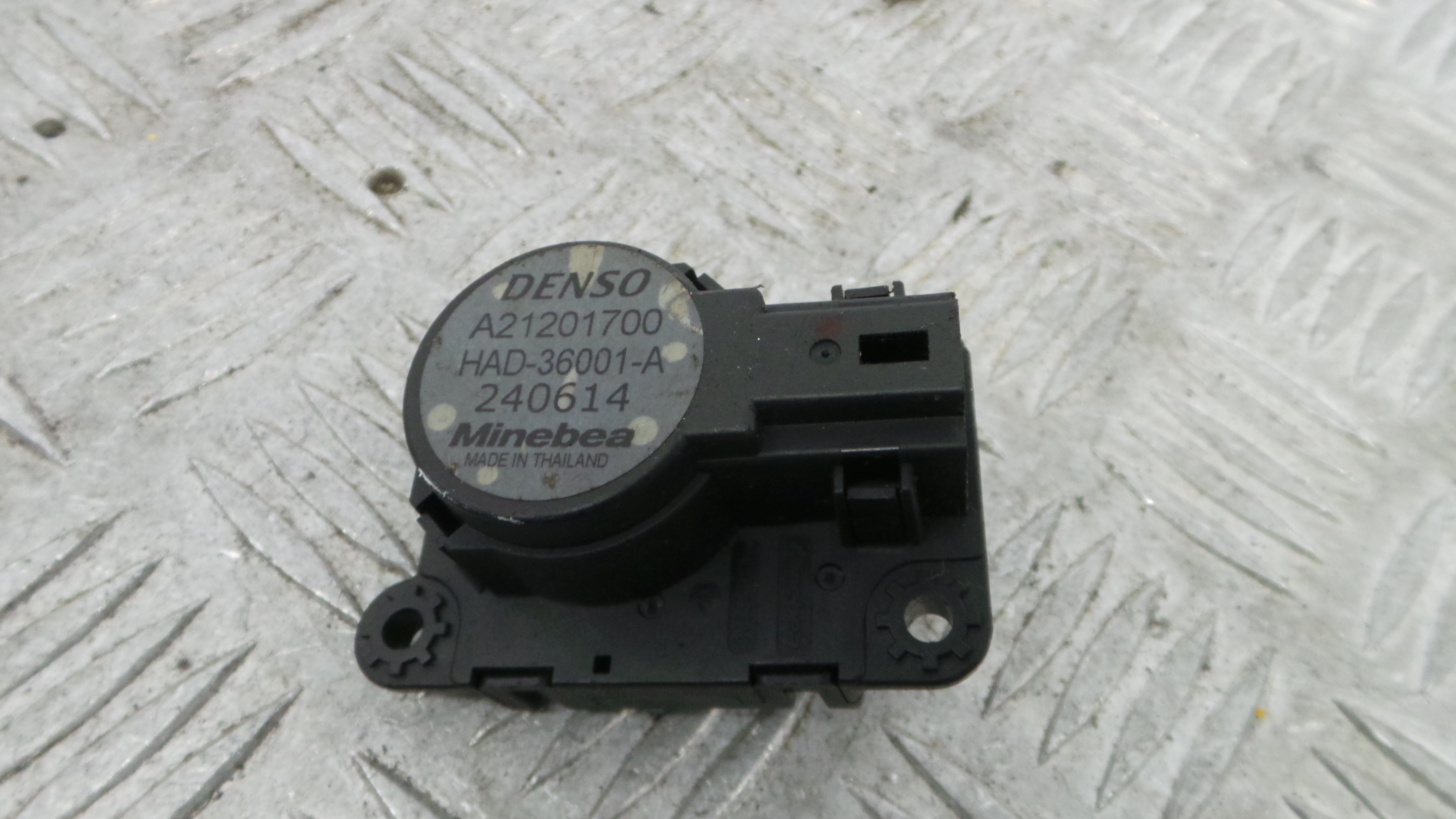 Atuador do Circuito de Ar A21201700 - RENAULT CLIO IV (BH_)-38050408 Atuador do Circuito de Ar A21201700 - RENAULT CLIO IV (BH_)-38050408