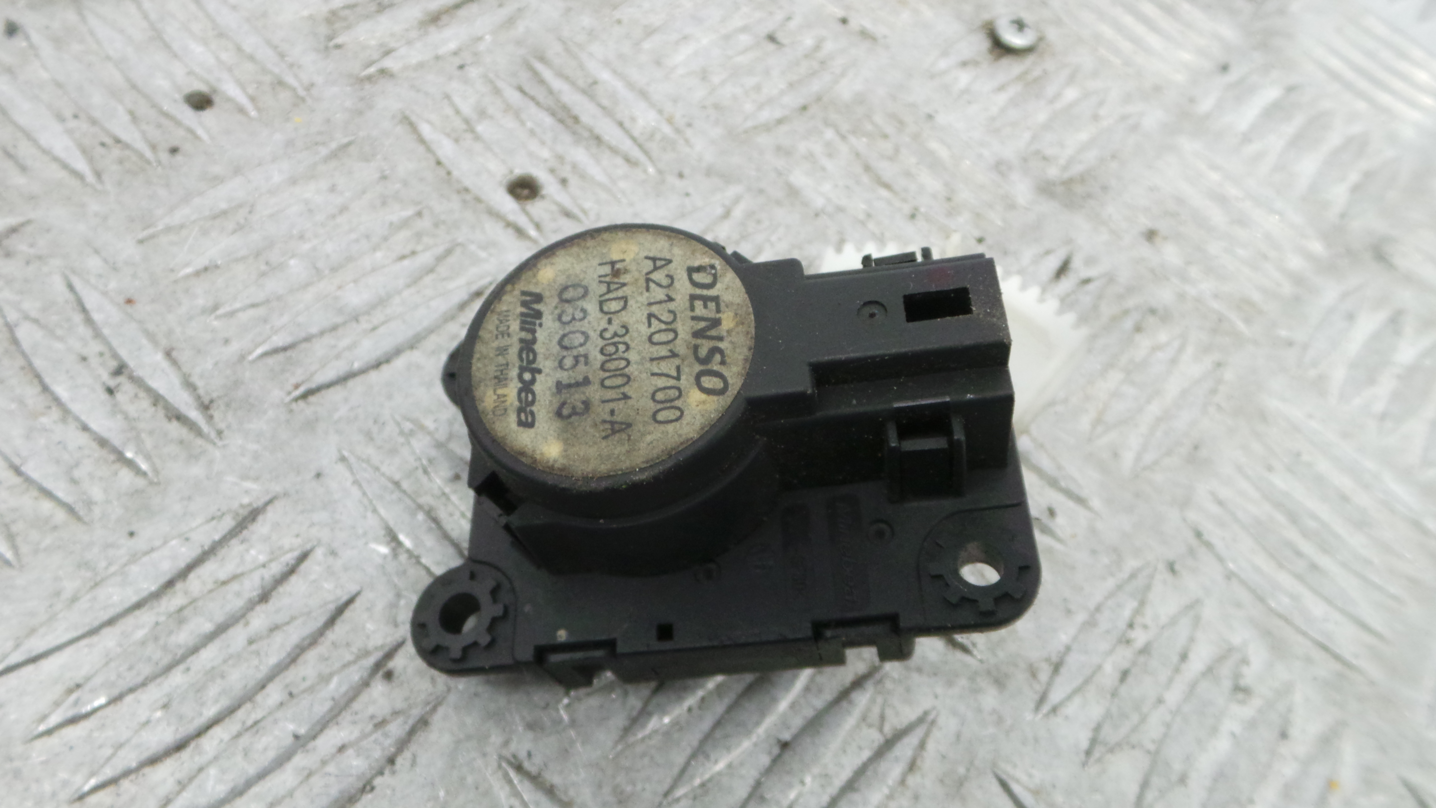 Atuador do Circuito de Ar A21201700 - RENAULT CLIO IV (BH_)-38050411 Atuador do Circuito de Ar A21201700 - RENAULT CLIO IV (BH_)-38050411