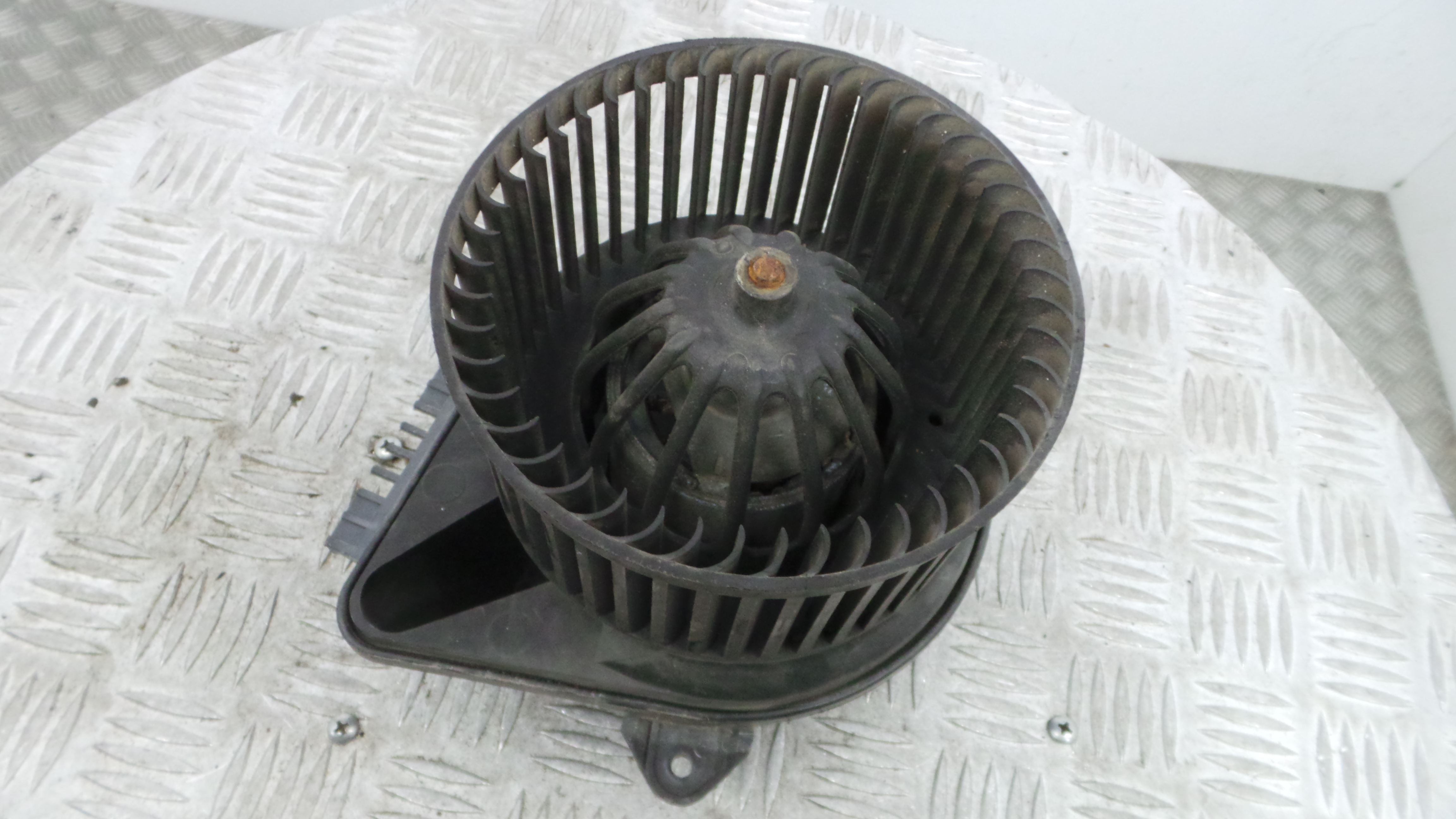 Motor da Chauffage / Motor de Sofagem - RENAULT MEGANE I Break (KA0/1_), MEGANE I Grandtour (KA0/1_-38050972 Motor da Chauffage / Motor de Sofagem - RENAULT MEGANE I Break (KA0/1_), MEGANE I Grandtour (KA0/1_-38050972