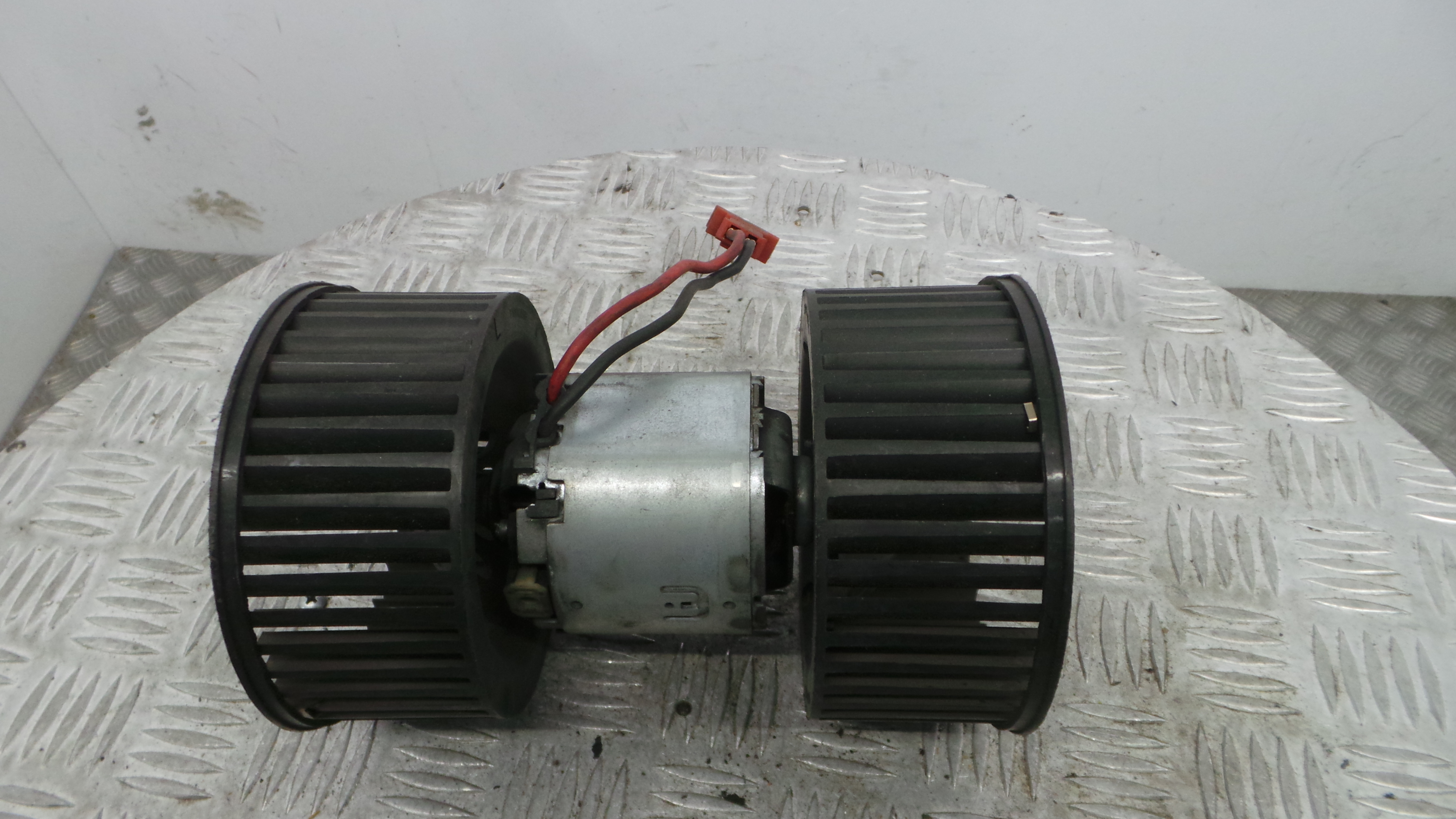 Motor da Chauffage / Motor de Sofagem T1001785V - RENAULT MEGANE III Hatchback (BZ0/1_, B3_)-38051059 Motor da Chauffage / Motor de Sofagem T1001785V - RENAULT MEGANE III Hatchback (BZ0/1_, B3_)-38051059