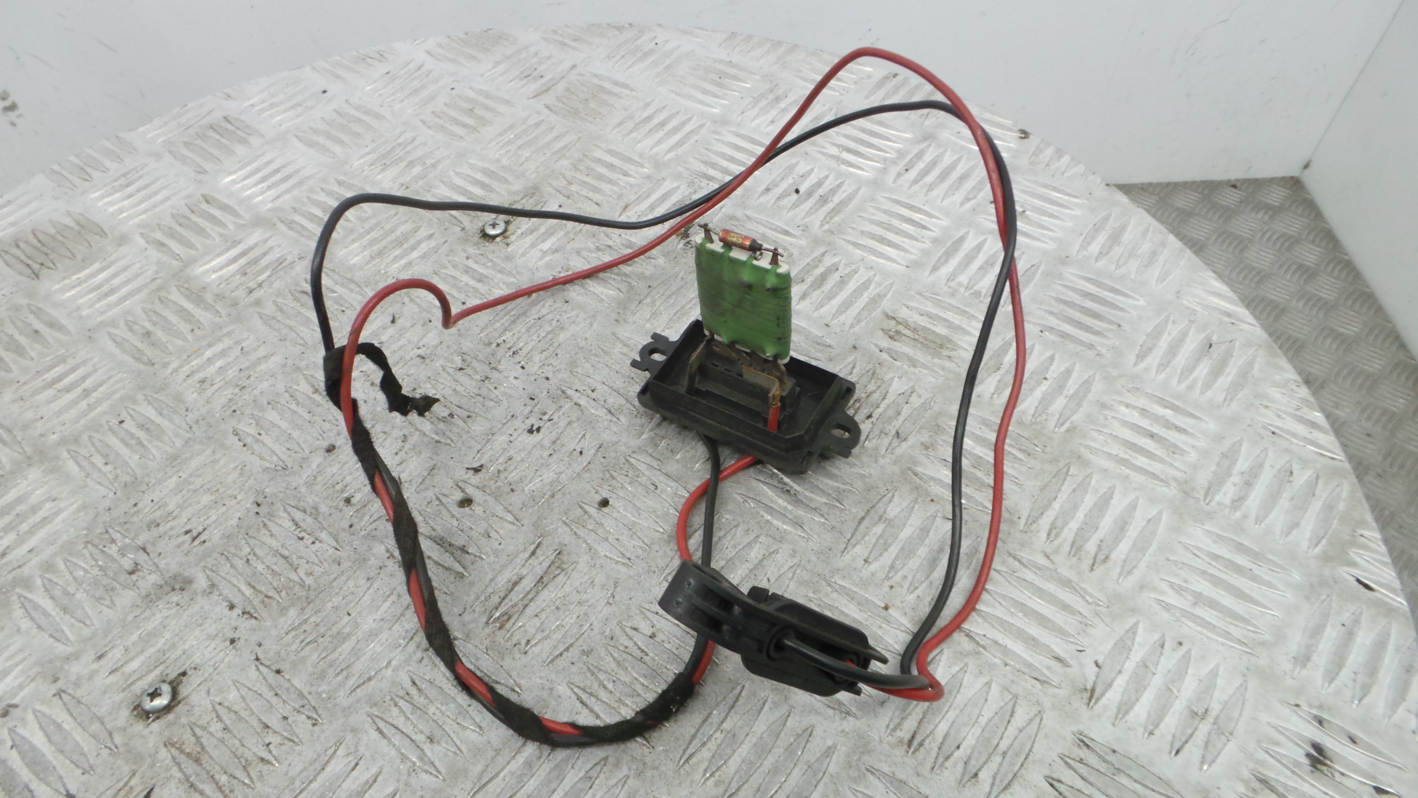 Resistência Ventilador Do Habitáculo 7701209803 – RENAULT CLIO III (BR0/1, CR0/1) Resistência Ventilador Do Habitáculo 7701209803 – RENAULT CLIO III (BR0/1, CR0/1)