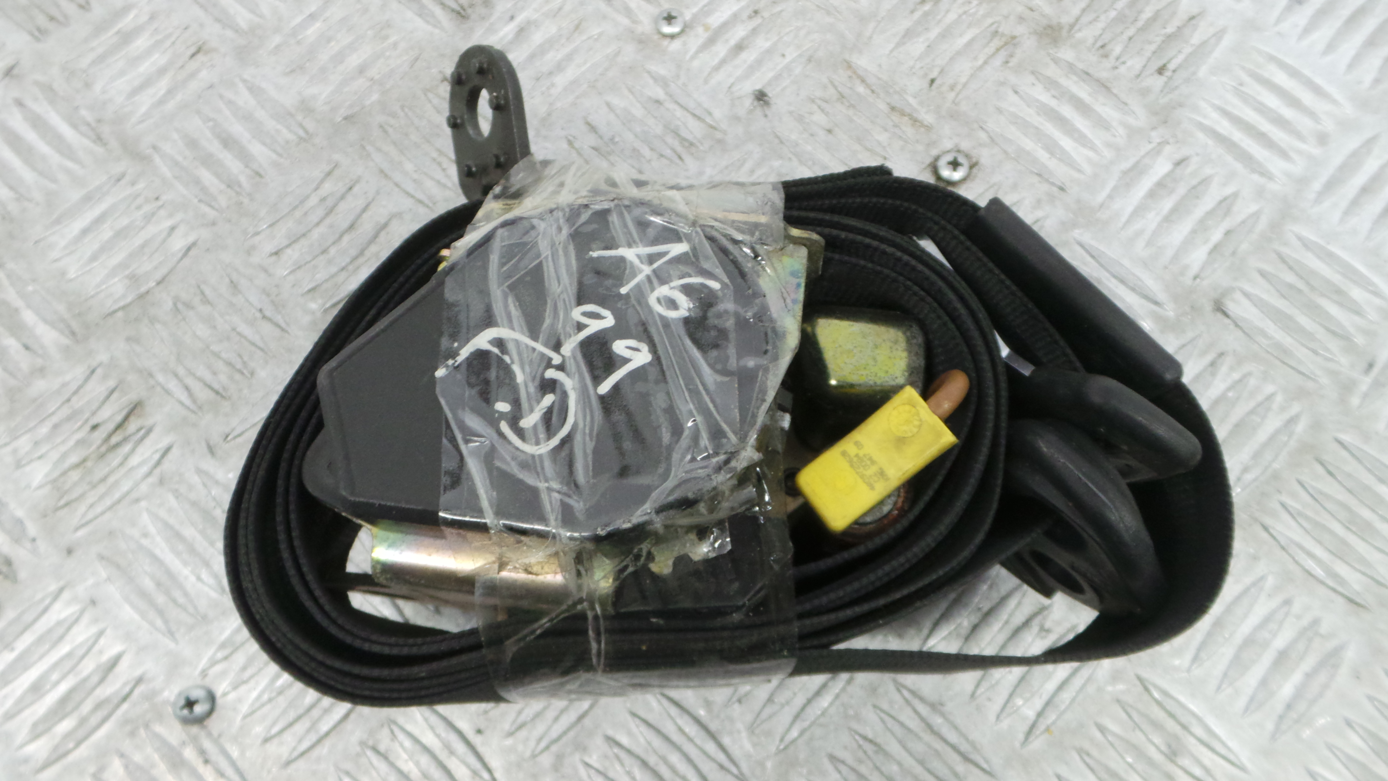 Cinto Frente Direito    - AUDI A6 C5 (4B2)-38059805