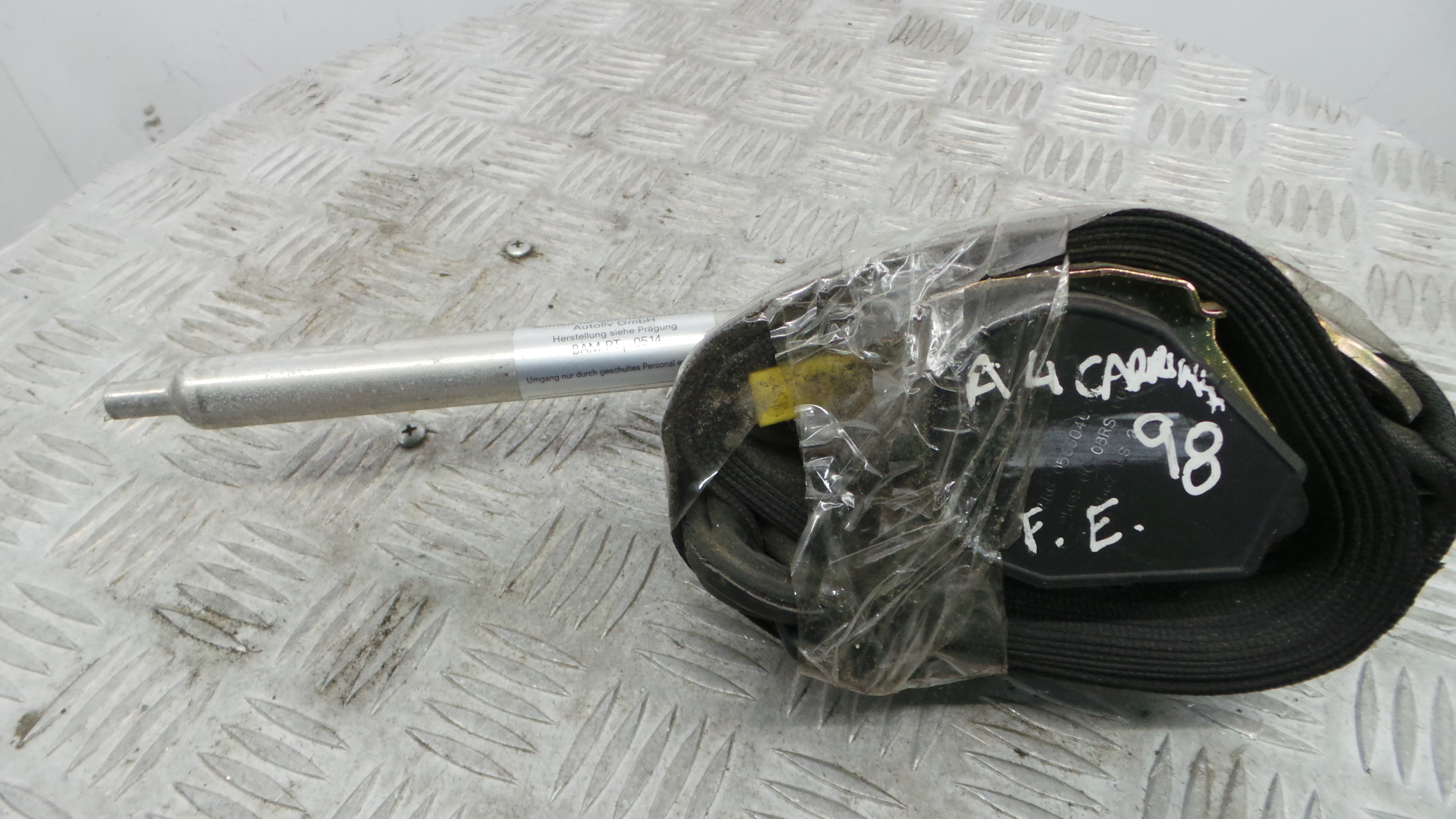 Cinto Frente Esq  0566040200 - AUDI A4 B5 Avant (8D5)-38059981