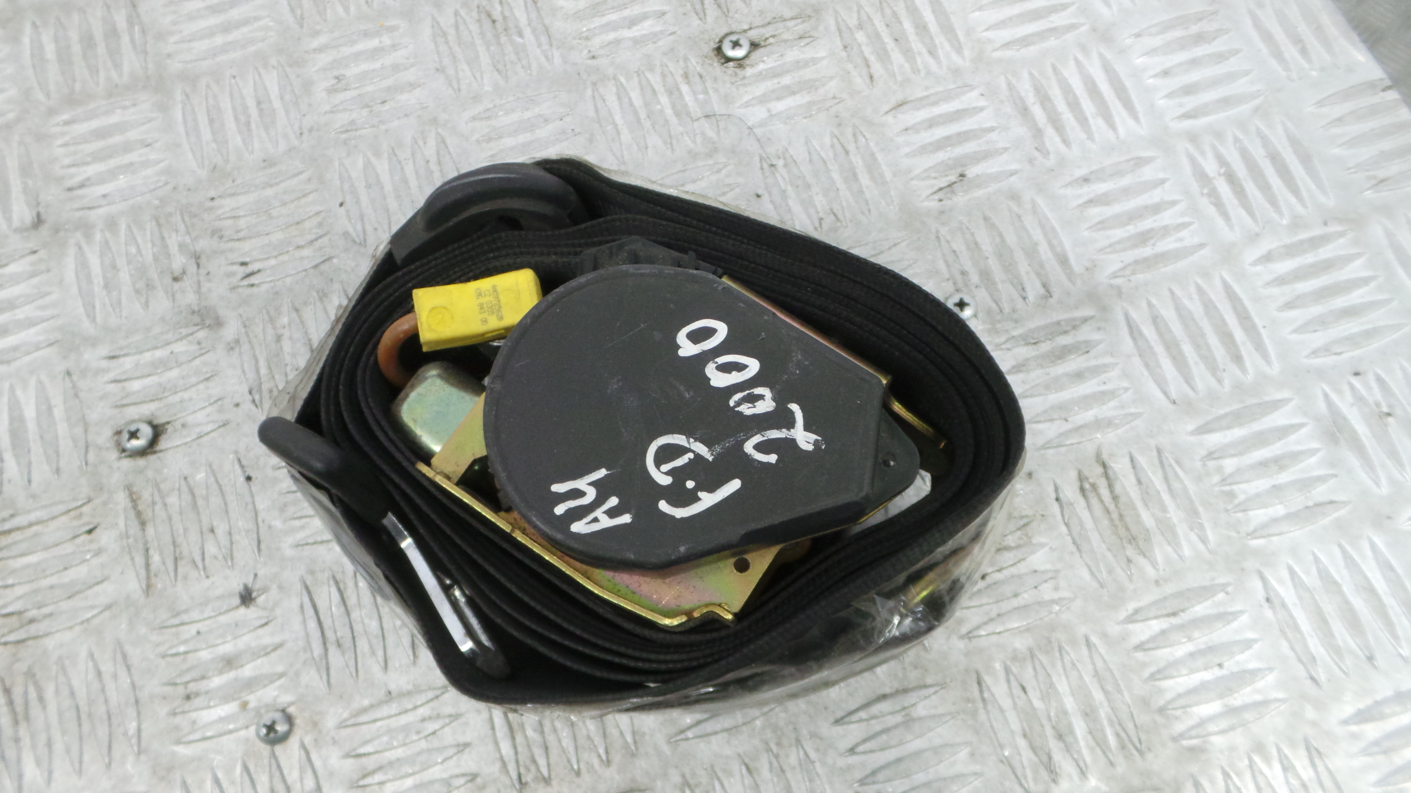 Cinto Frente Direito    - AUDI A4 B6 (8E2)-38059984