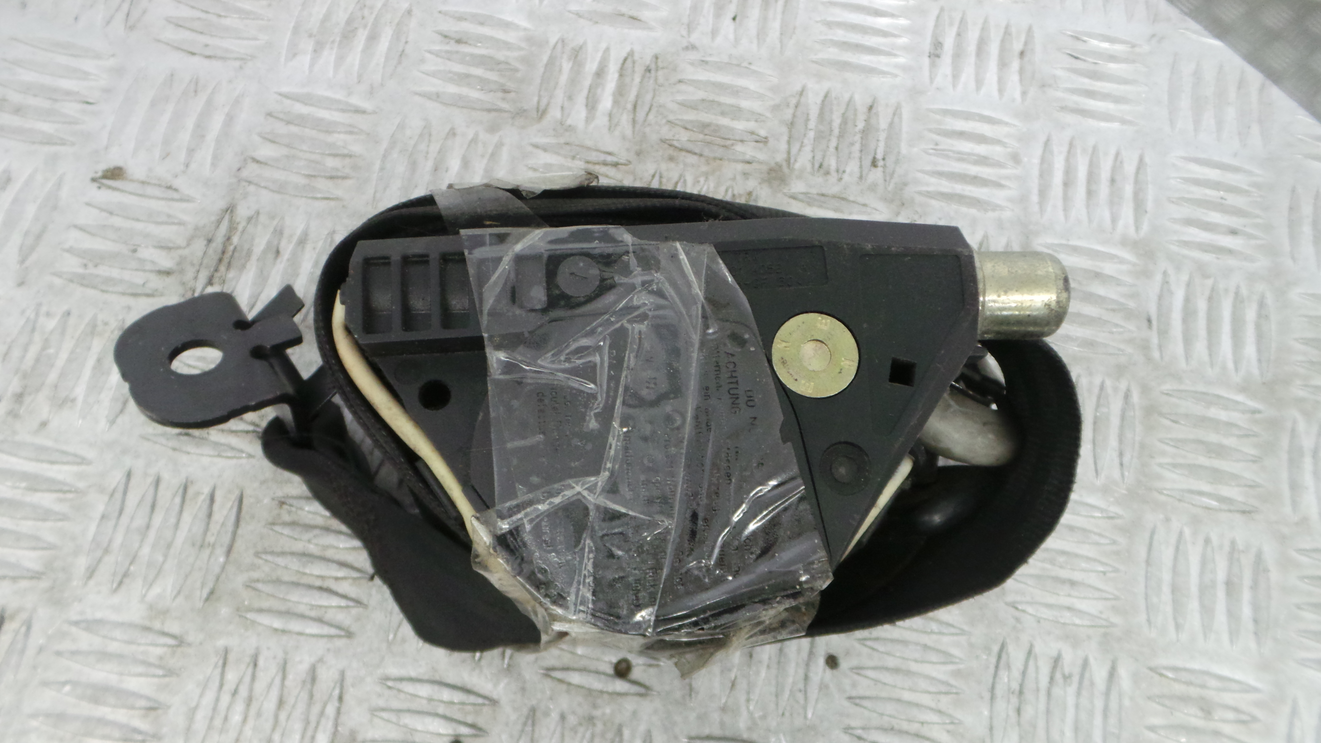 Cinto Frente Esq   - VW GOLF IV (1J1), GOLF Mk IV (1J1)-38059995