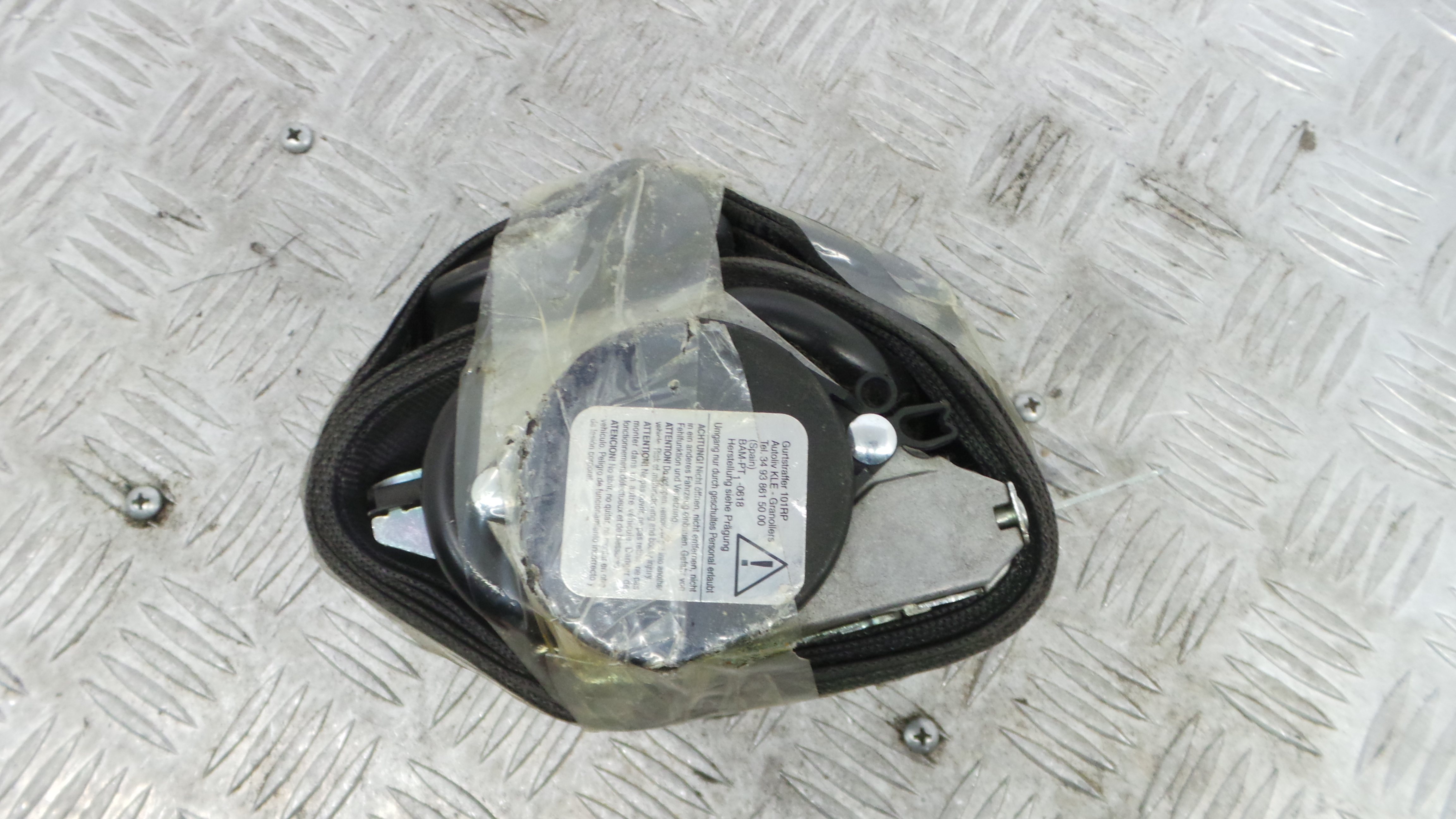 Cinto Frente Esq   - VW POLO (9N_, 9A_)-38060028