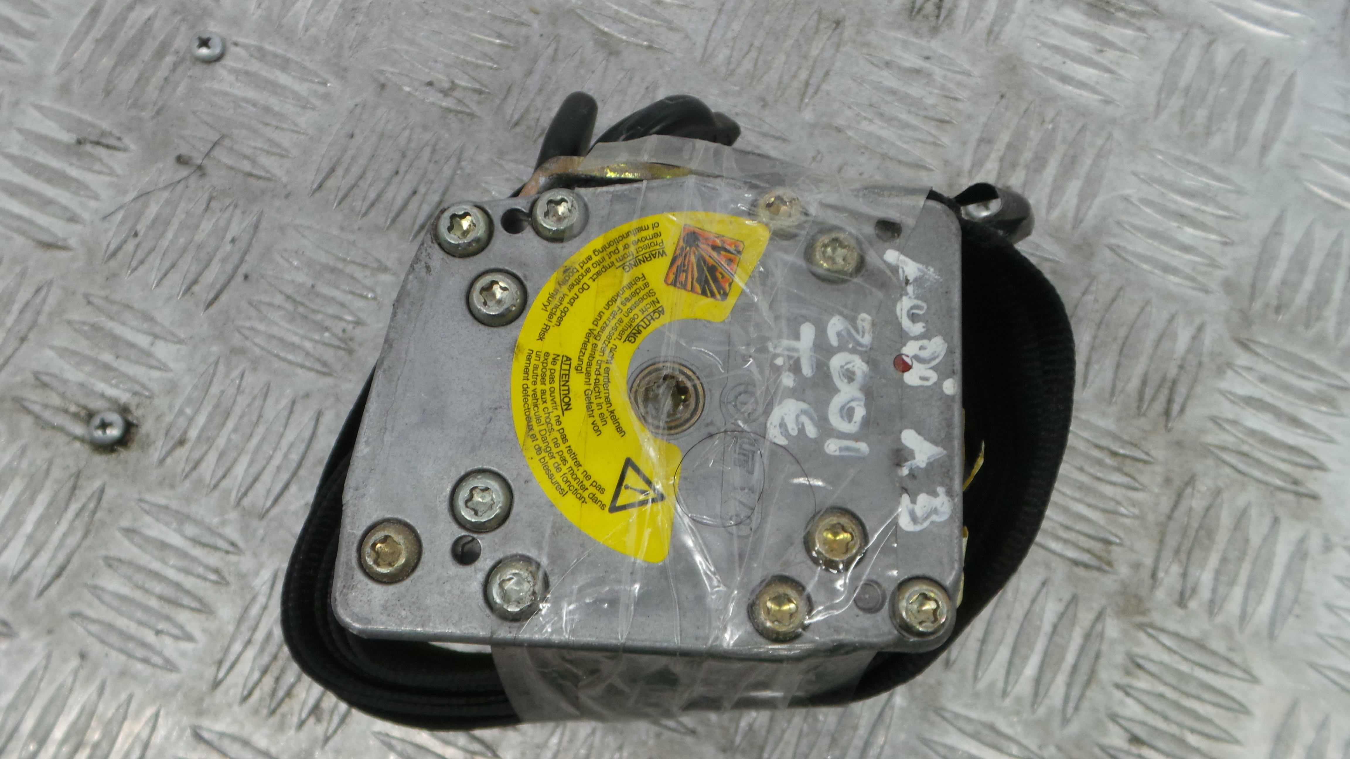 Cinto Trás Esq  - AUDI A3 (8L1)-38060147