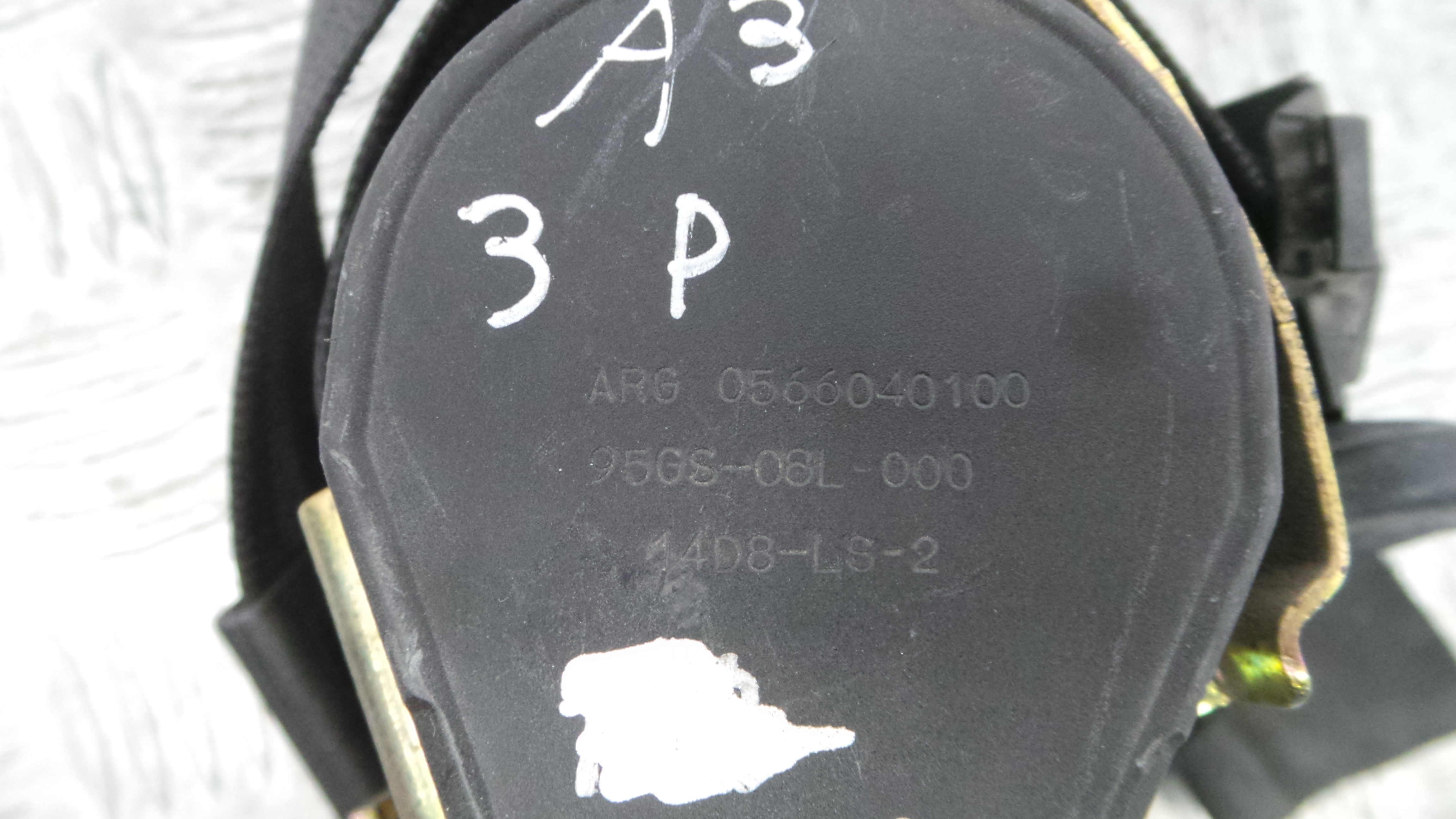 Cinto Frente Esq 0566040100 - AUDI A3 (8L1)-38060149