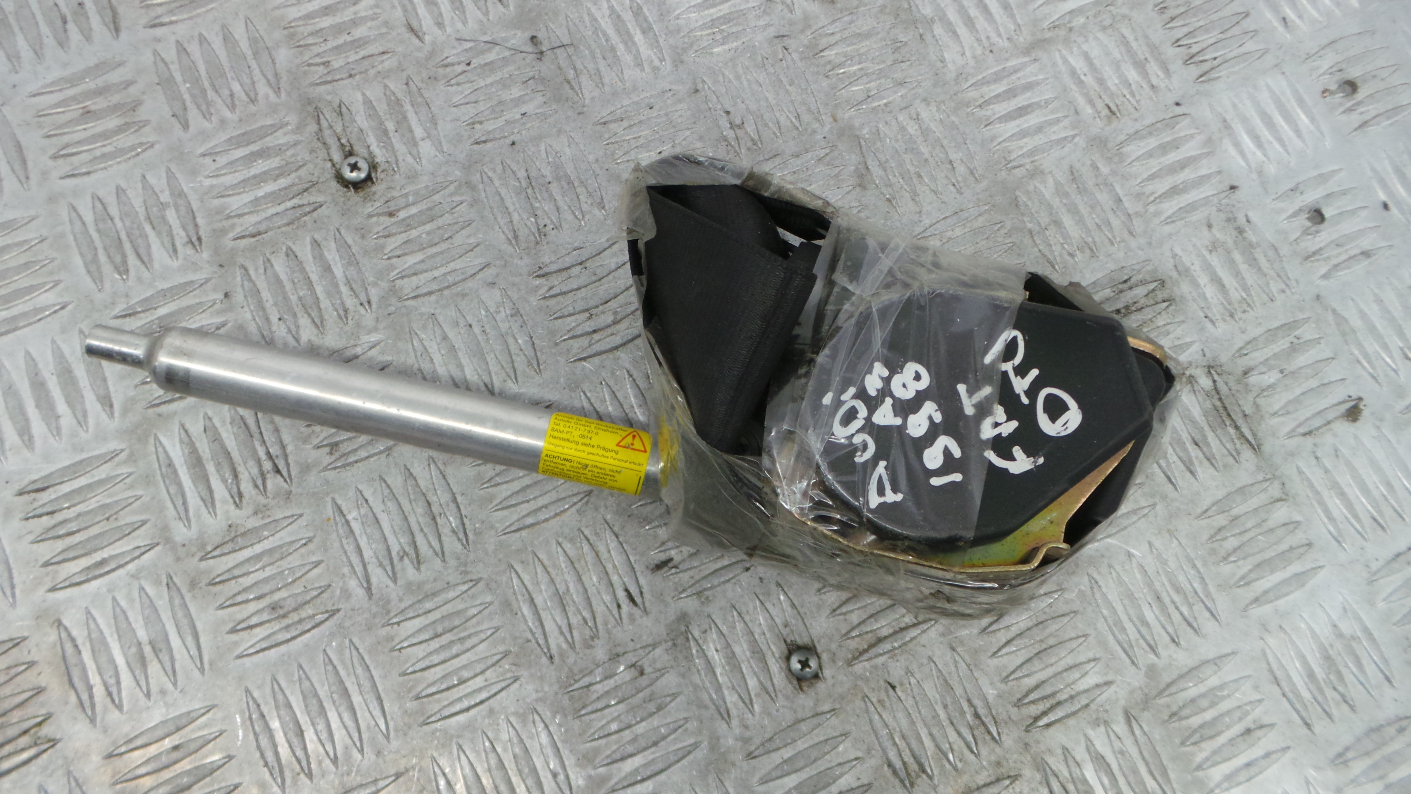 Cinto Frente Direito    - AUDI A3 (8L1)-38060425