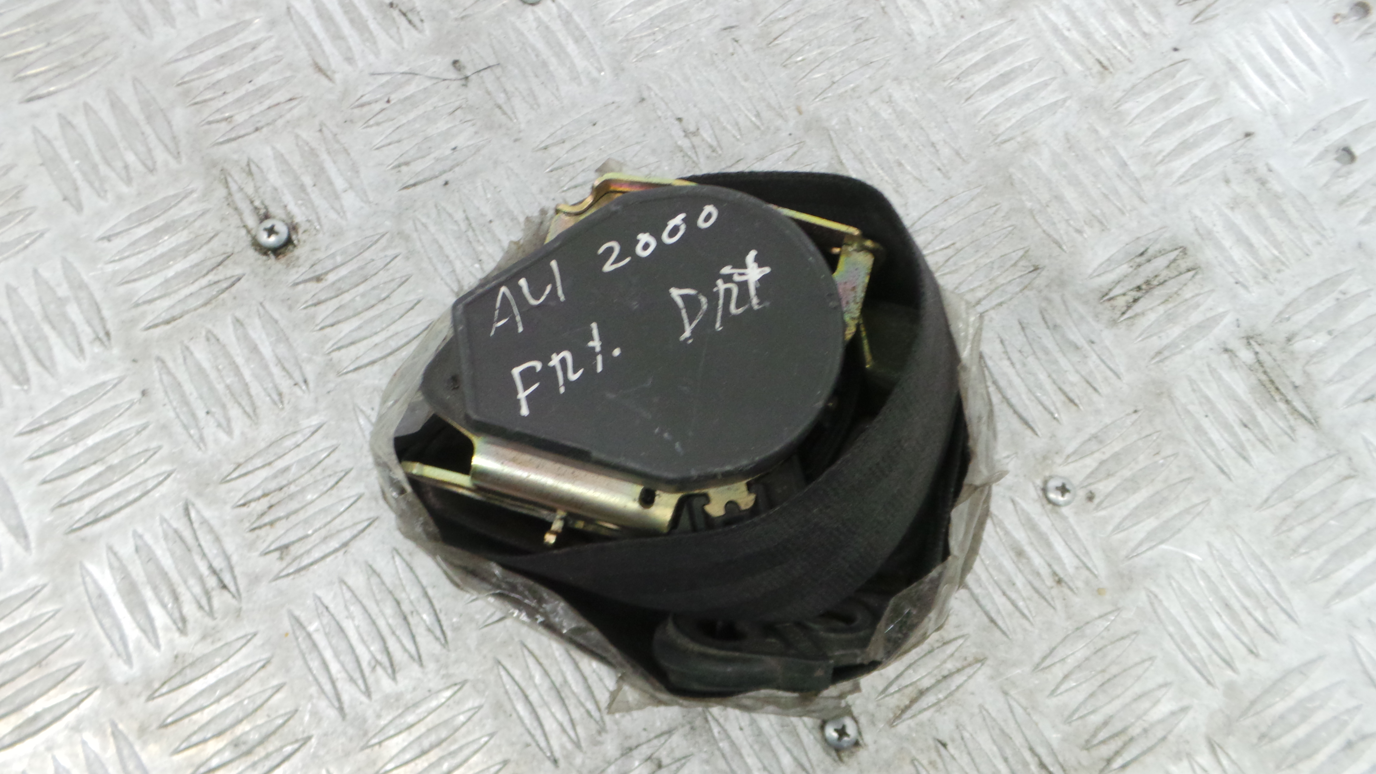 Cinto Frente Direito    - AUDI A4 B6 (8E2)-38060429