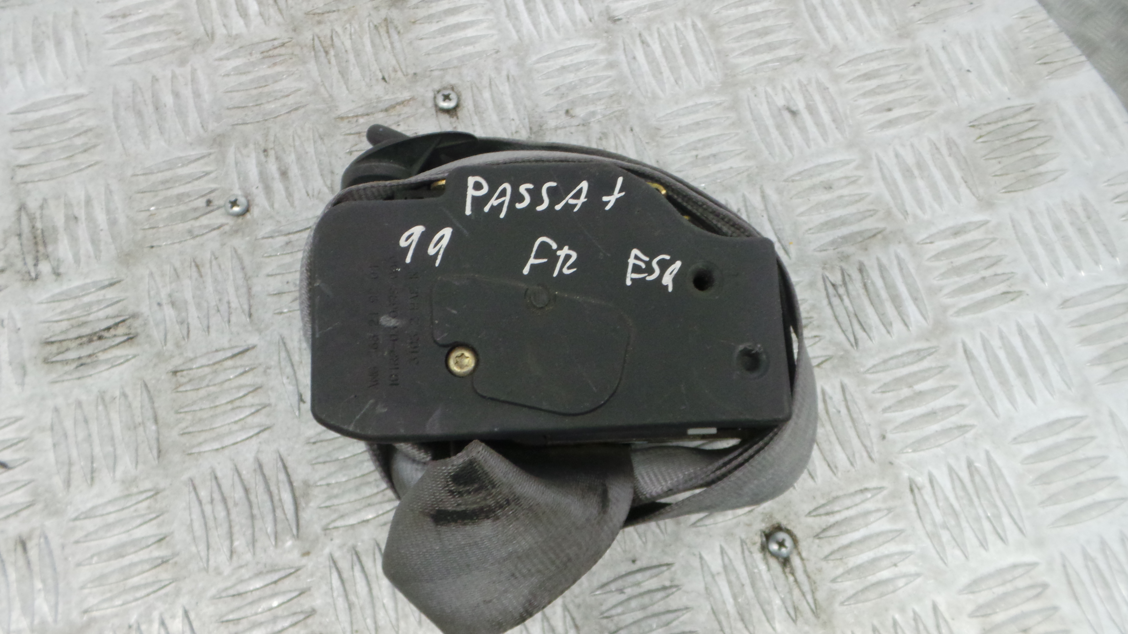 Cinto Frente Esq  566219201 - VW PASSAT B5 (3B2)-38060492