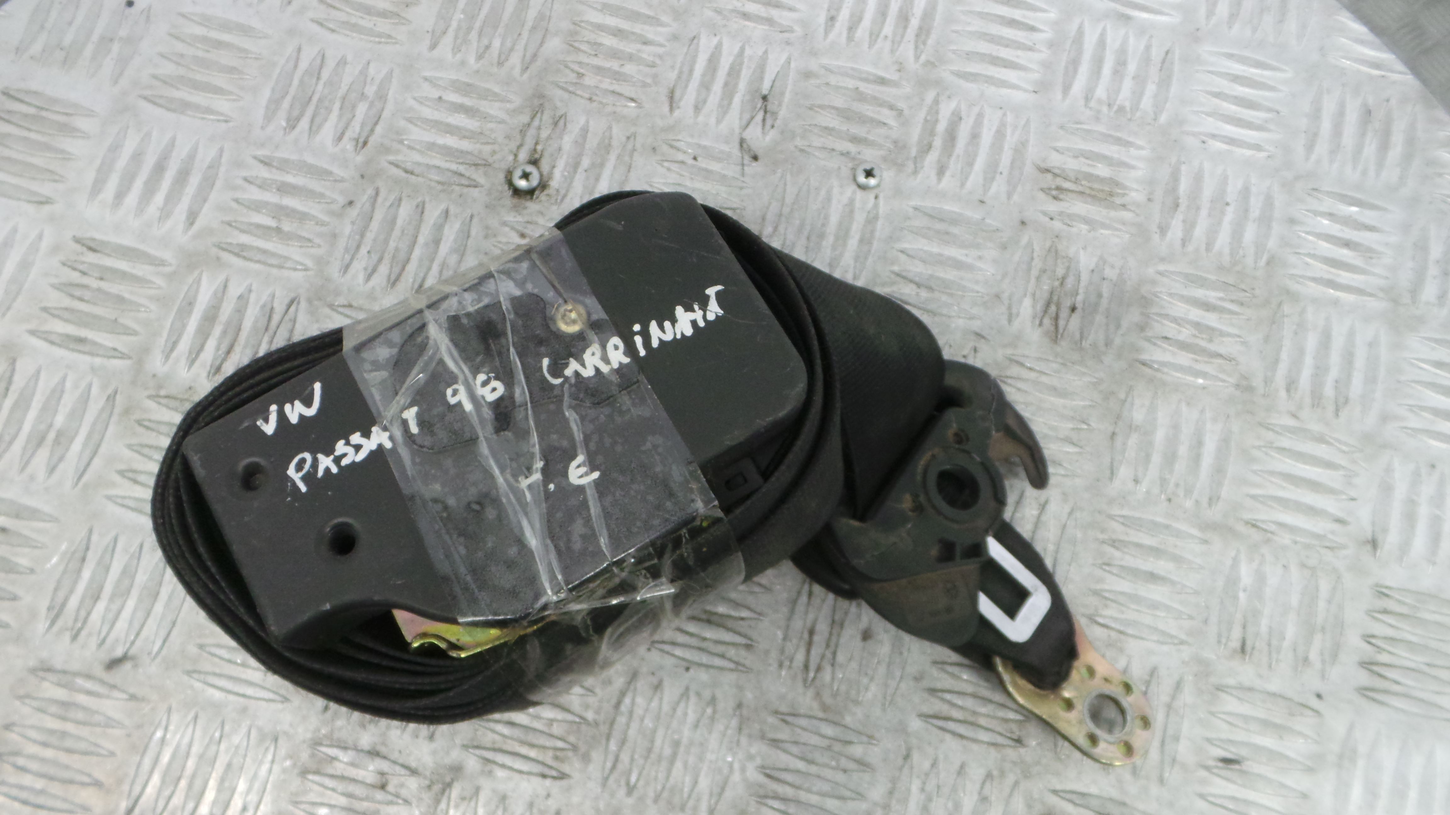 Cinto Frente Esq   - VW PASSAT B5 Estate (3B5), PASSAT B5 Variant (3B5)-38060500