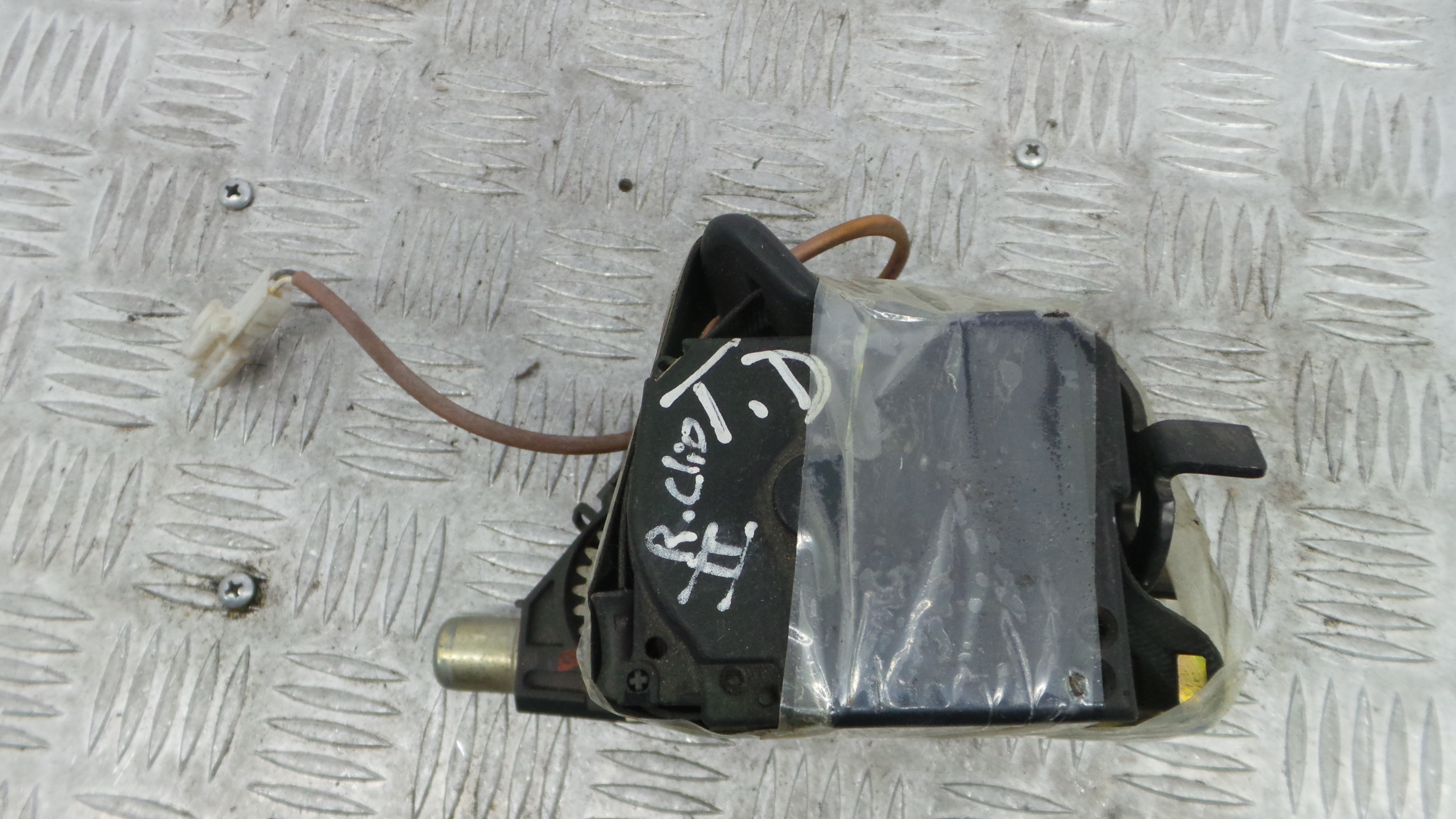 Cinto Trás Dto  - RENAULT CLIO II (BB_, CB_), CLIO Mk II (BB_, CB_)-38060602