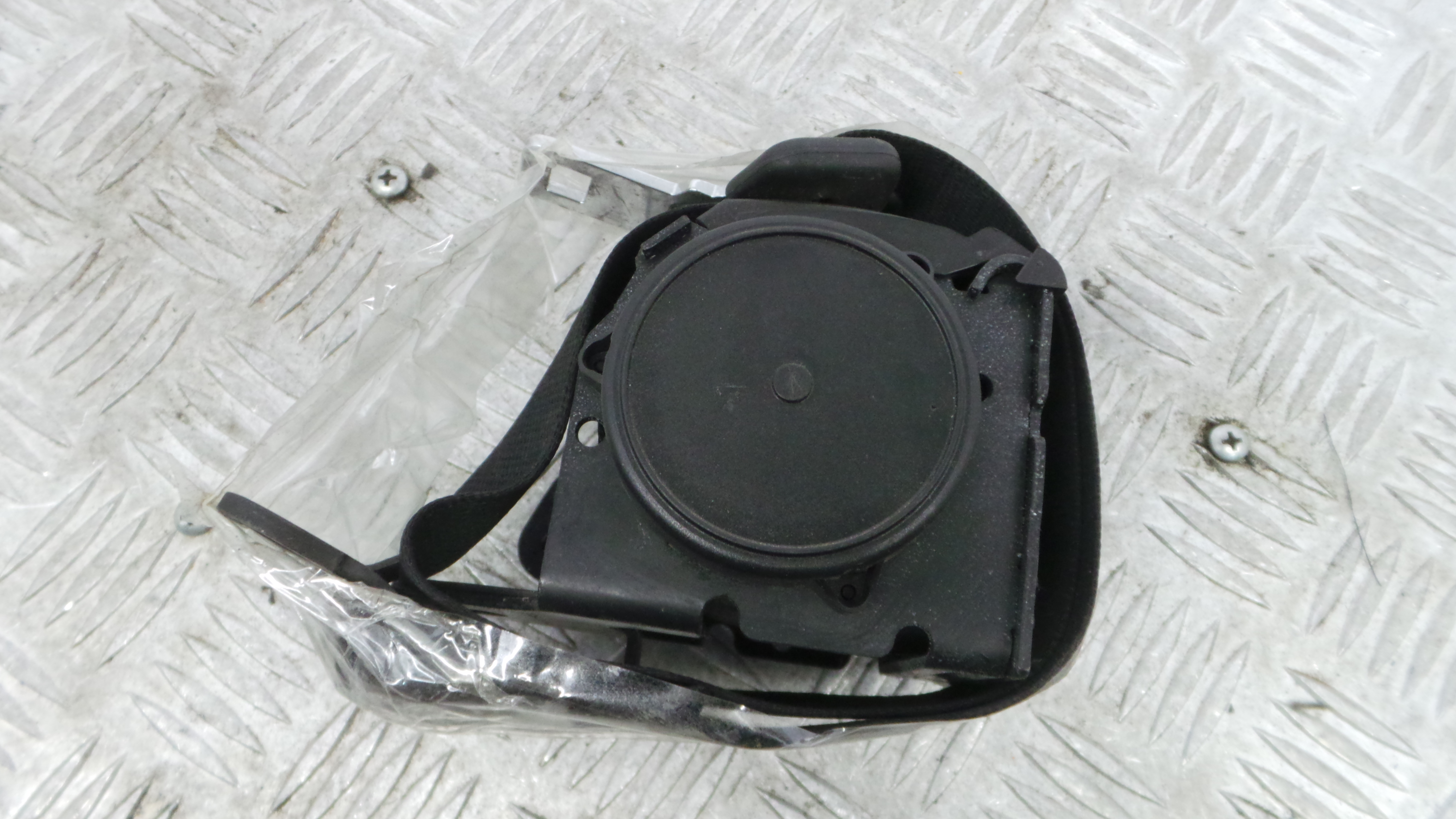 Cinto Trás Esq  - BMW 1 (F20), 1 Sports Hatch (F20)-38061211