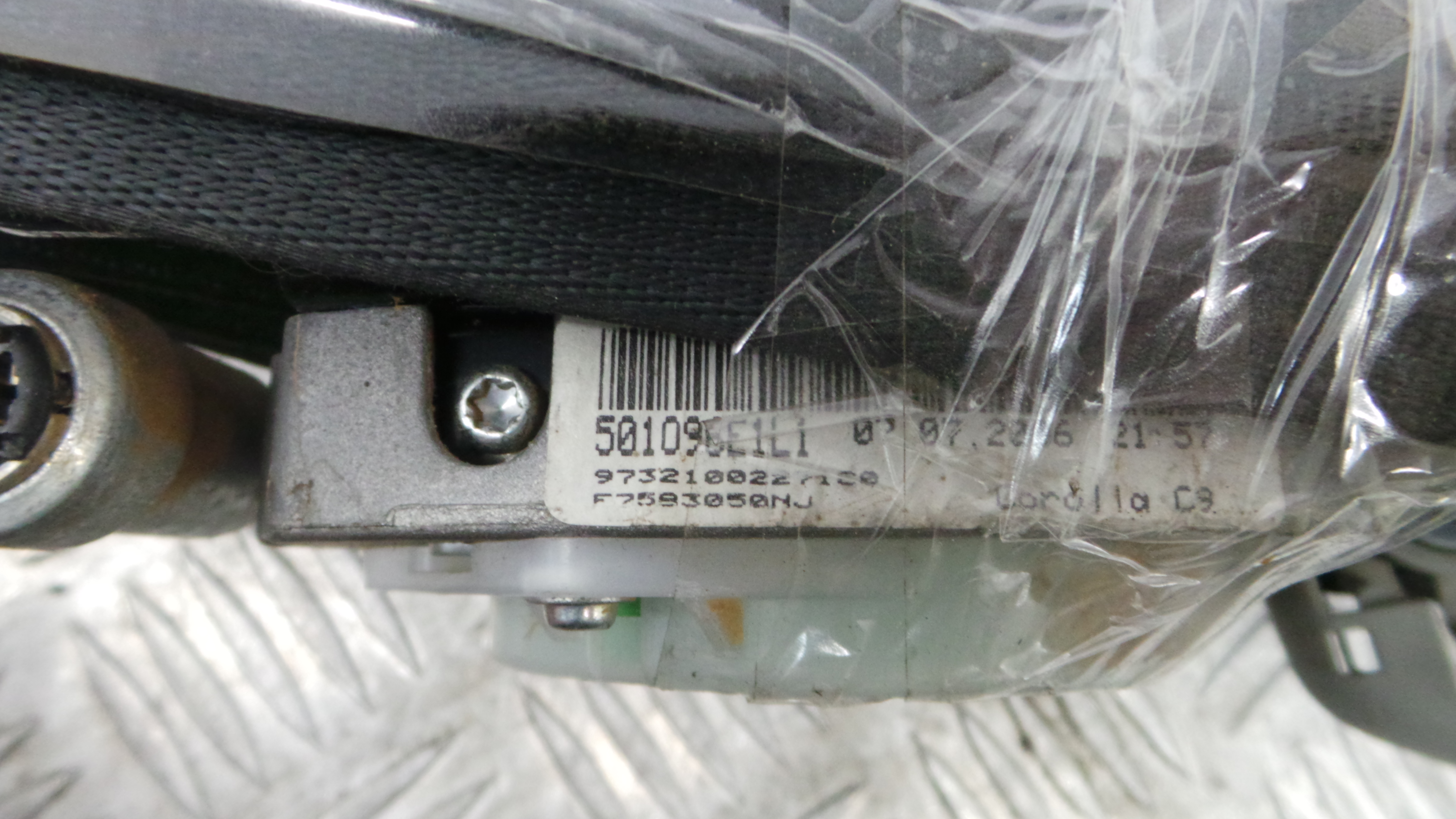 Cinto Frente Direito   501096E1L1 - TOYOTA COROLLA (_E12_), COROLLA / ALLEX (_E12_)-38061232