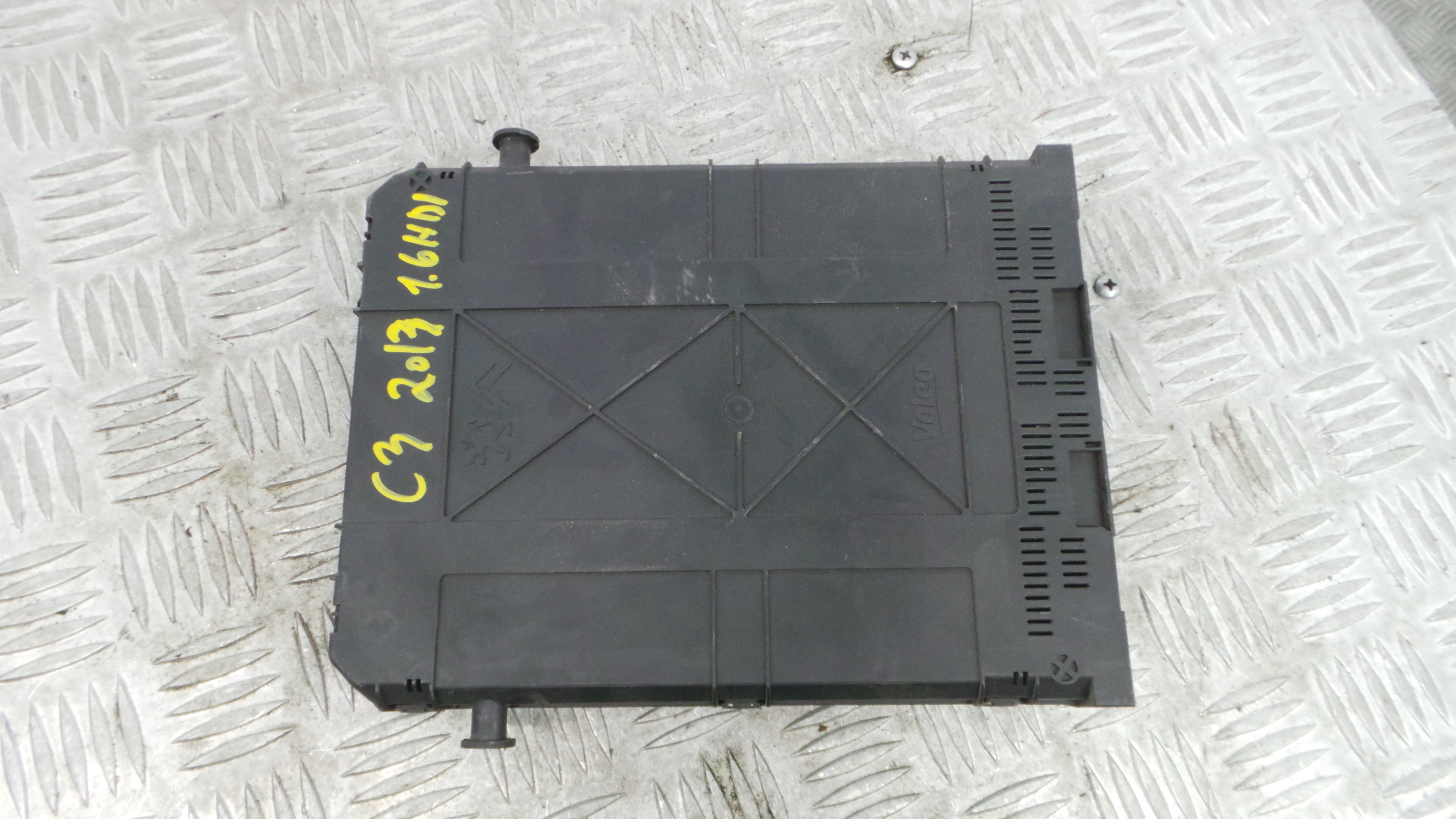 Caixa dos Fusíveis / BSI / UCH / SAM 9666952280 - CITROËN C3 II (SC_)-38061922 Caixa dos Fusíveis / BSI / UCH / SAM 9666952280 - CITROËN C3 II (SC_)-38061922