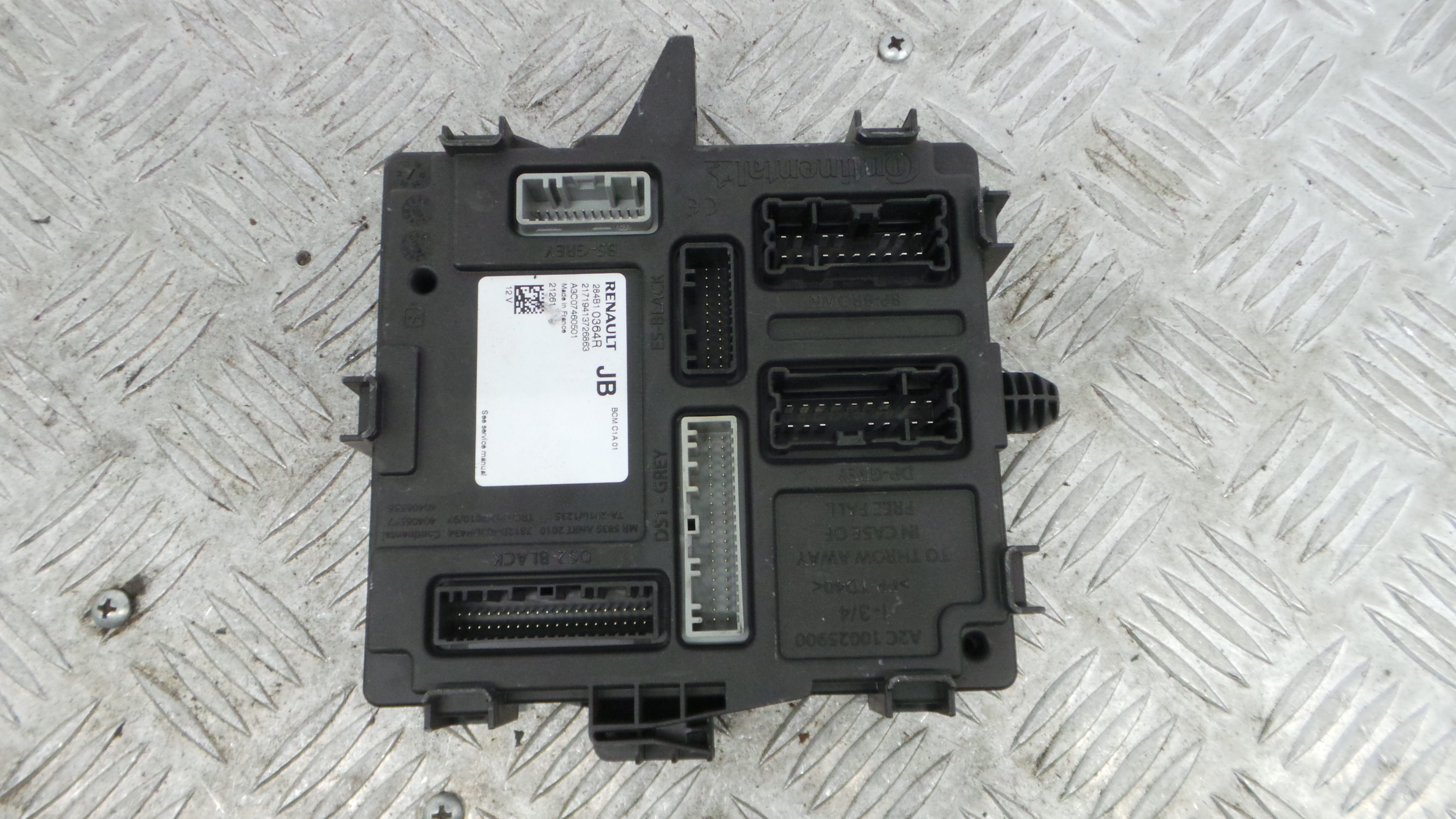 Caixa dos Fusíveis / BSI / UCH / SAM 284B10364R - RENAULT MEGANE IV Hatchback (B9A/M/N_)-38061925