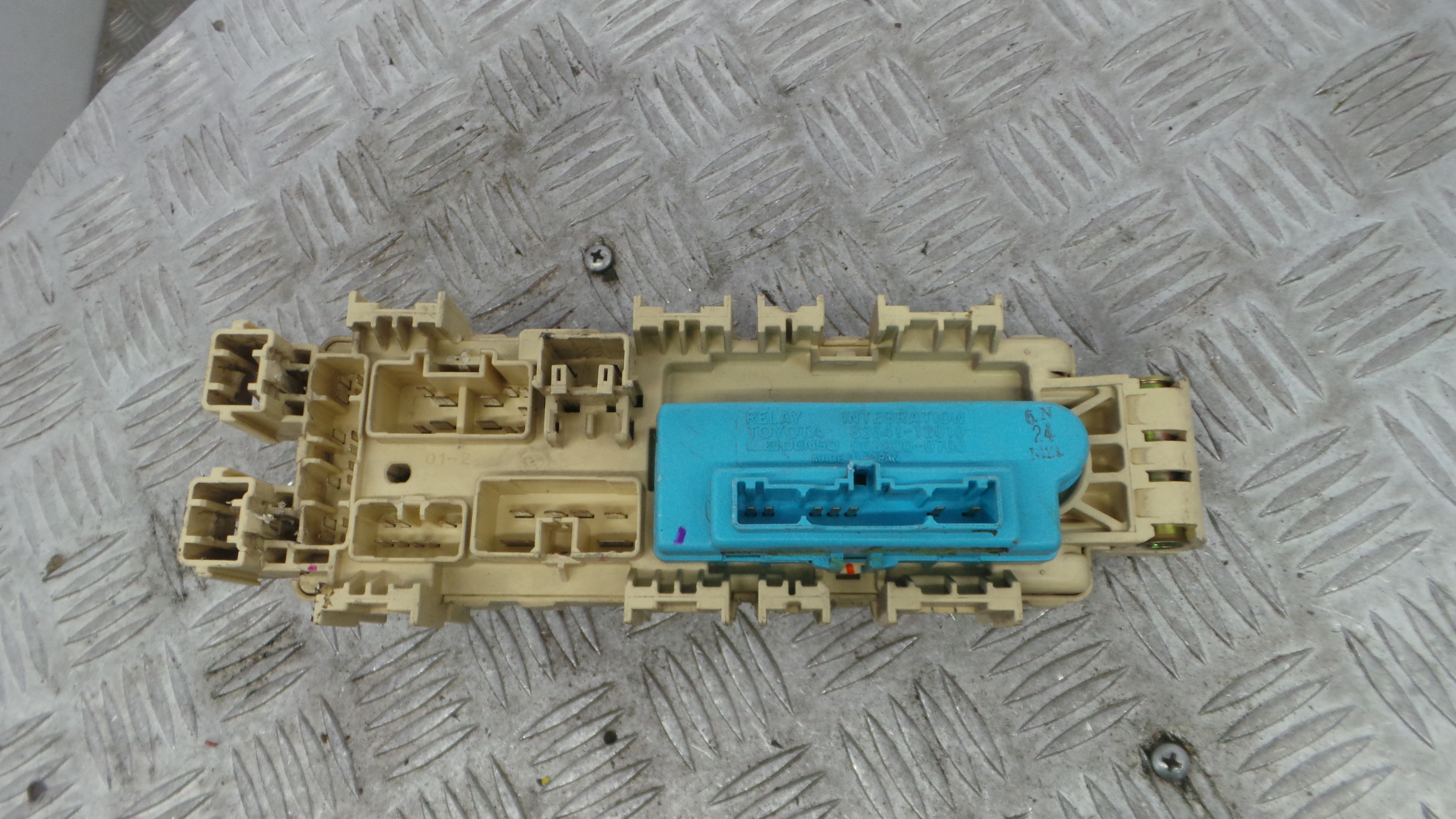 Caixa dos Fusíveis / BSI / UCH / SAM 82641-12010 - TOYOTA COROLLA (_E10_)-38061937