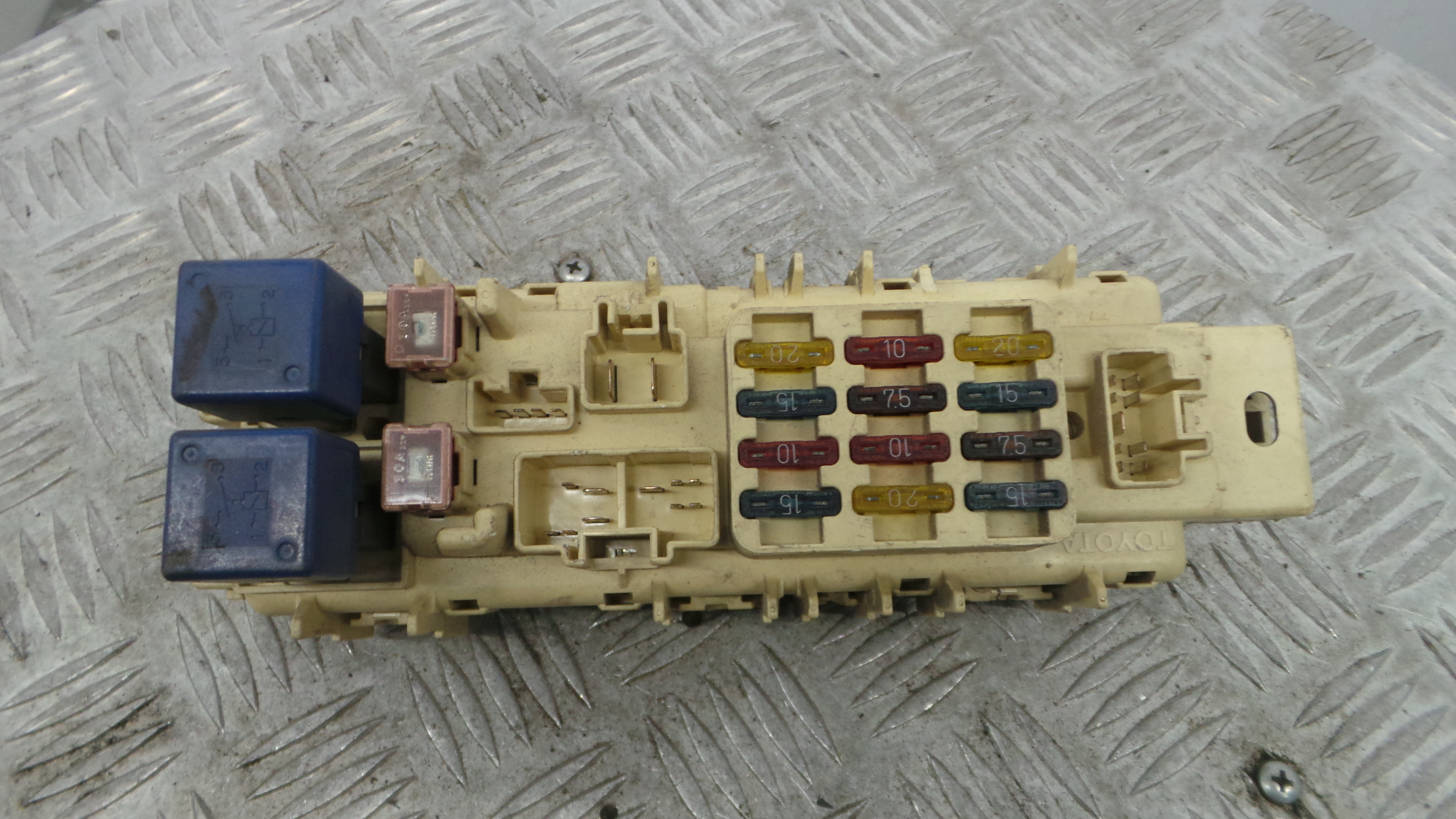 Caixa dos Fusíveis / BSI / UCH / SAM 82641-12010 - TOYOTA COROLLA (_E10_)-38061937