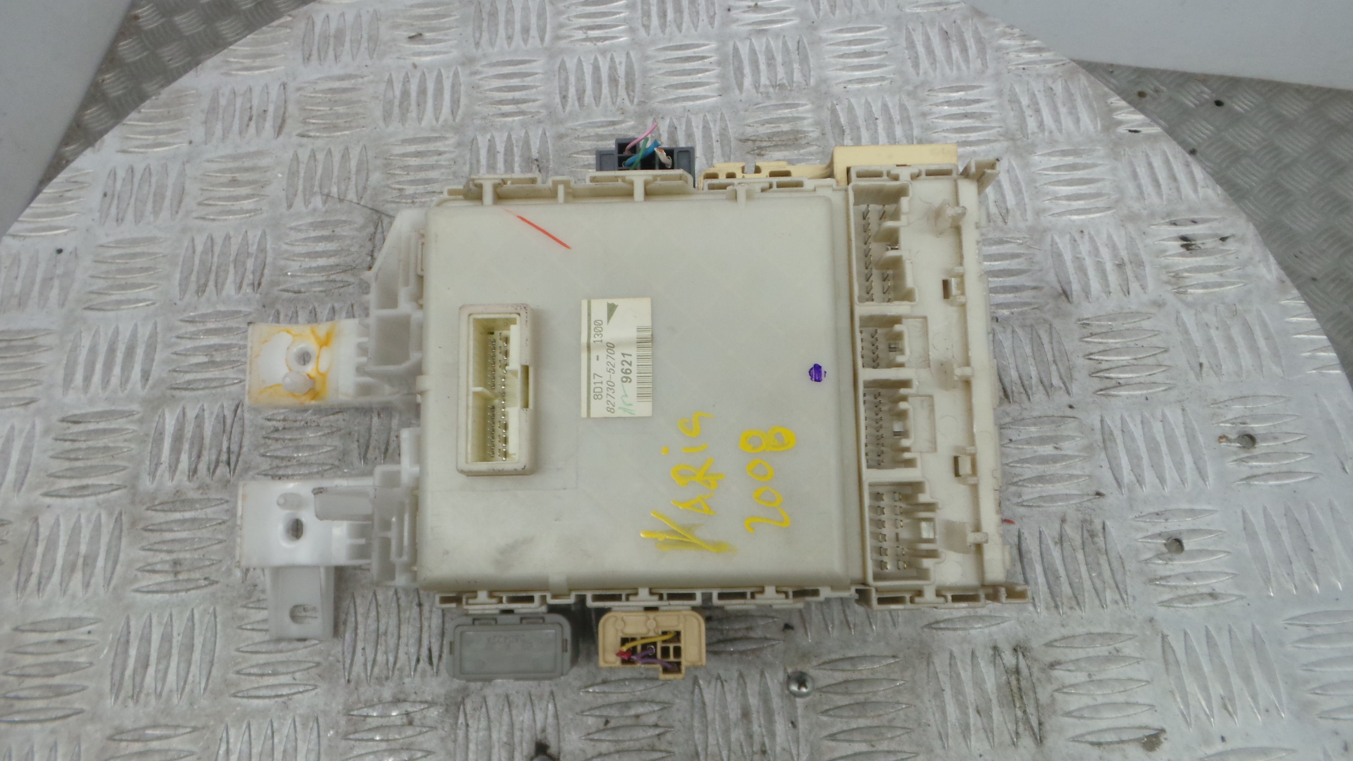 Caixa dos Fusíveis / BSI / UCH / SAM 82730-52700 - TOYOTA YARIS (_P9_), YARIS/VITZ (_P9_)-38061940