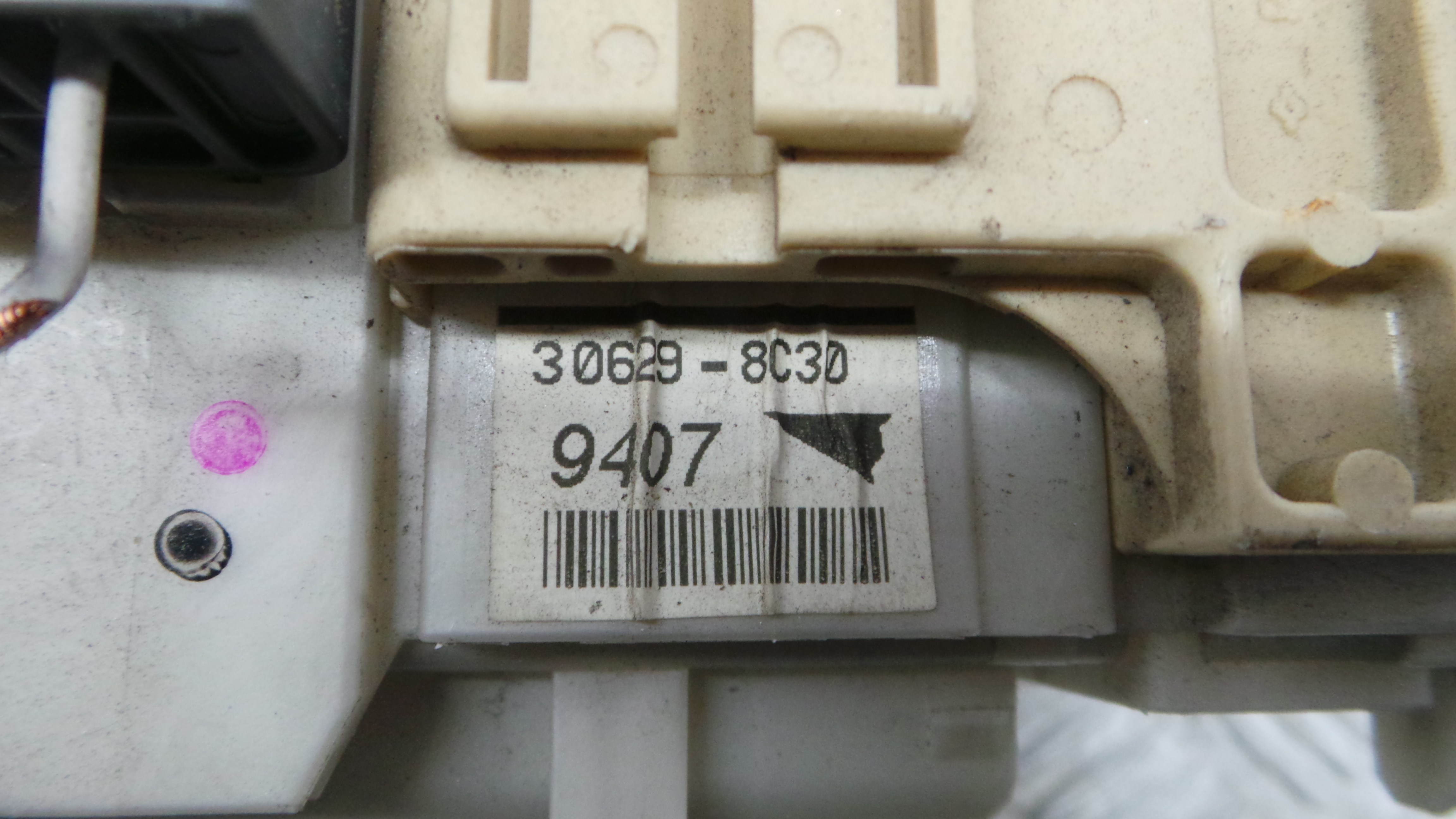 Caixa dos Fusíveis / BSI / UCH / SAM 82730-52700 - TOYOTA YARIS (_P9_), YARIS/VITZ (_P9_)-38061940