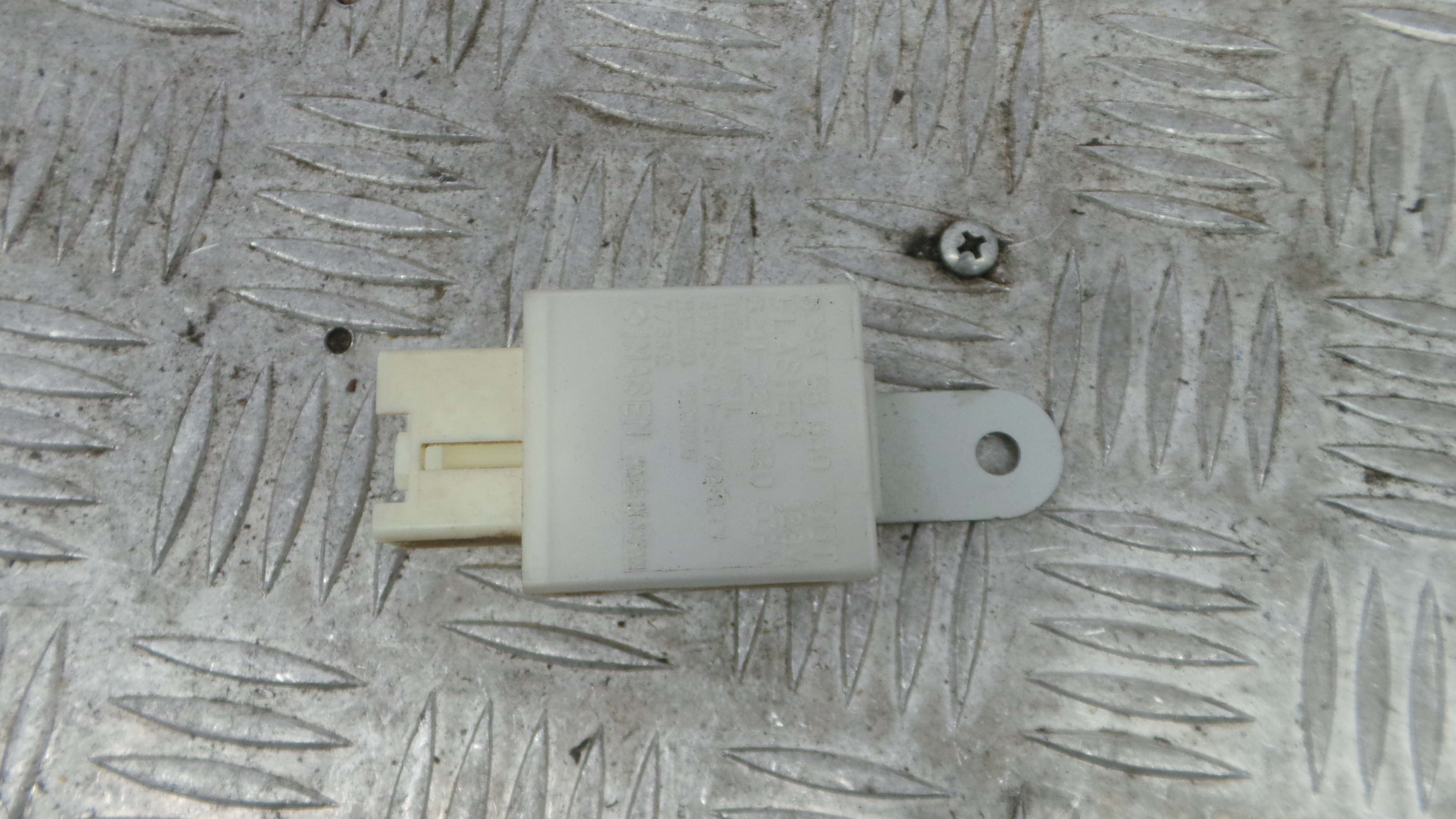 Relé GJ6A66830 - MAZDA 6 Station Wagon (GY)-38061984