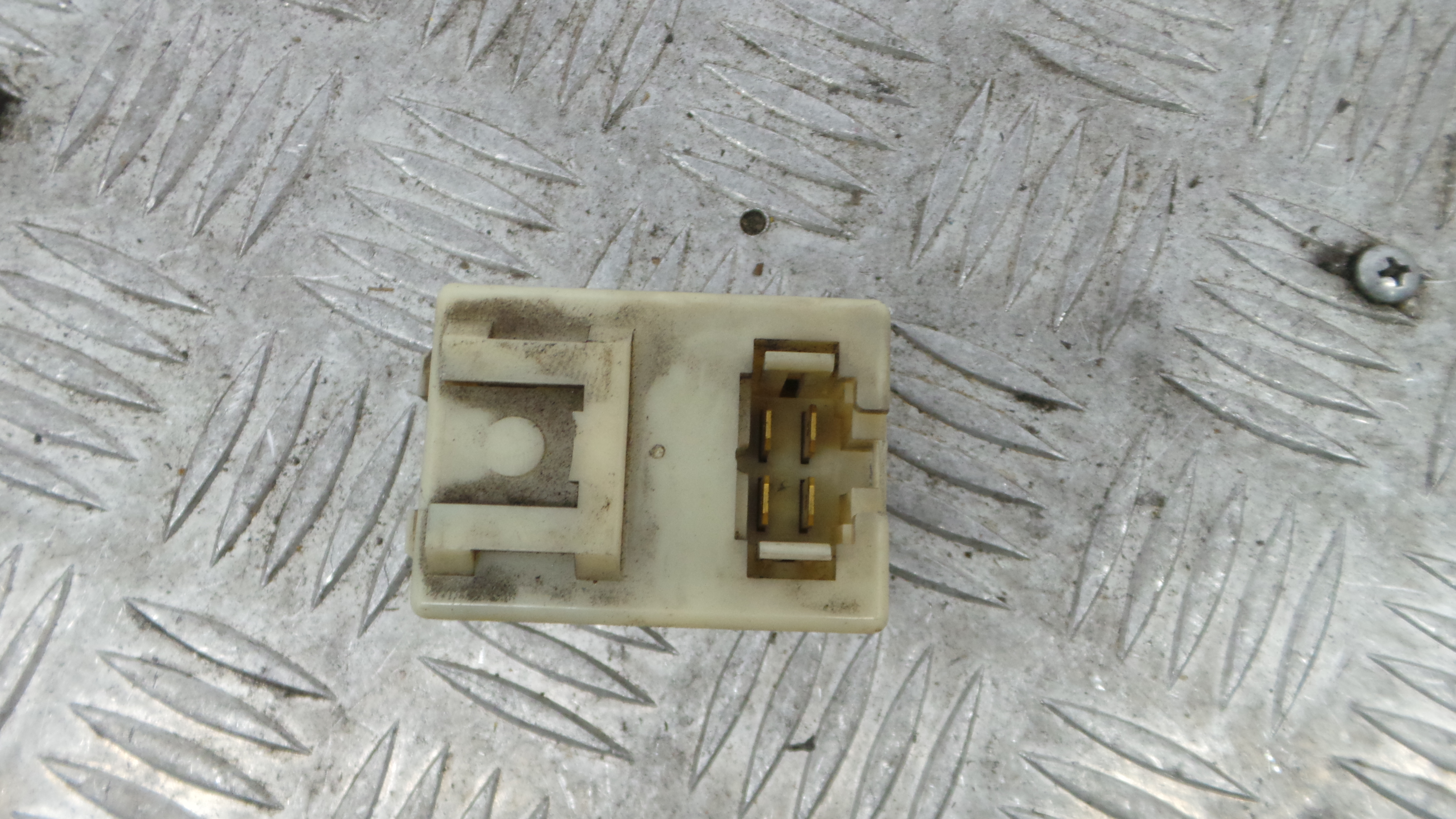 Relé 85969-17010 - TOYOTA HIACE IV Caixa (__H1_, __H2_)-38061990