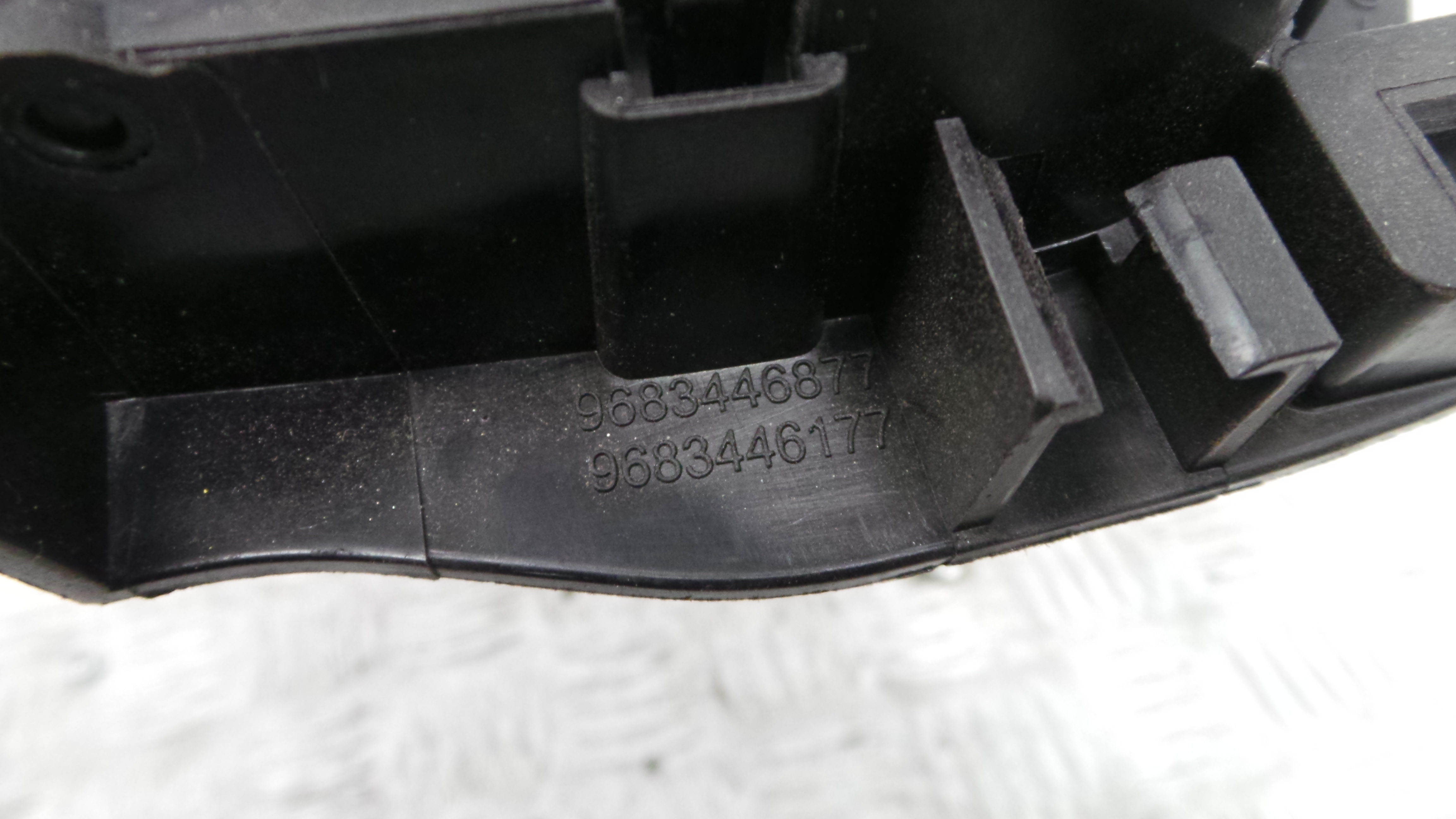 Puxador Interior Traseiro Esquerdo 9683446877 - CITROËN C3 II (SC_)-38062520