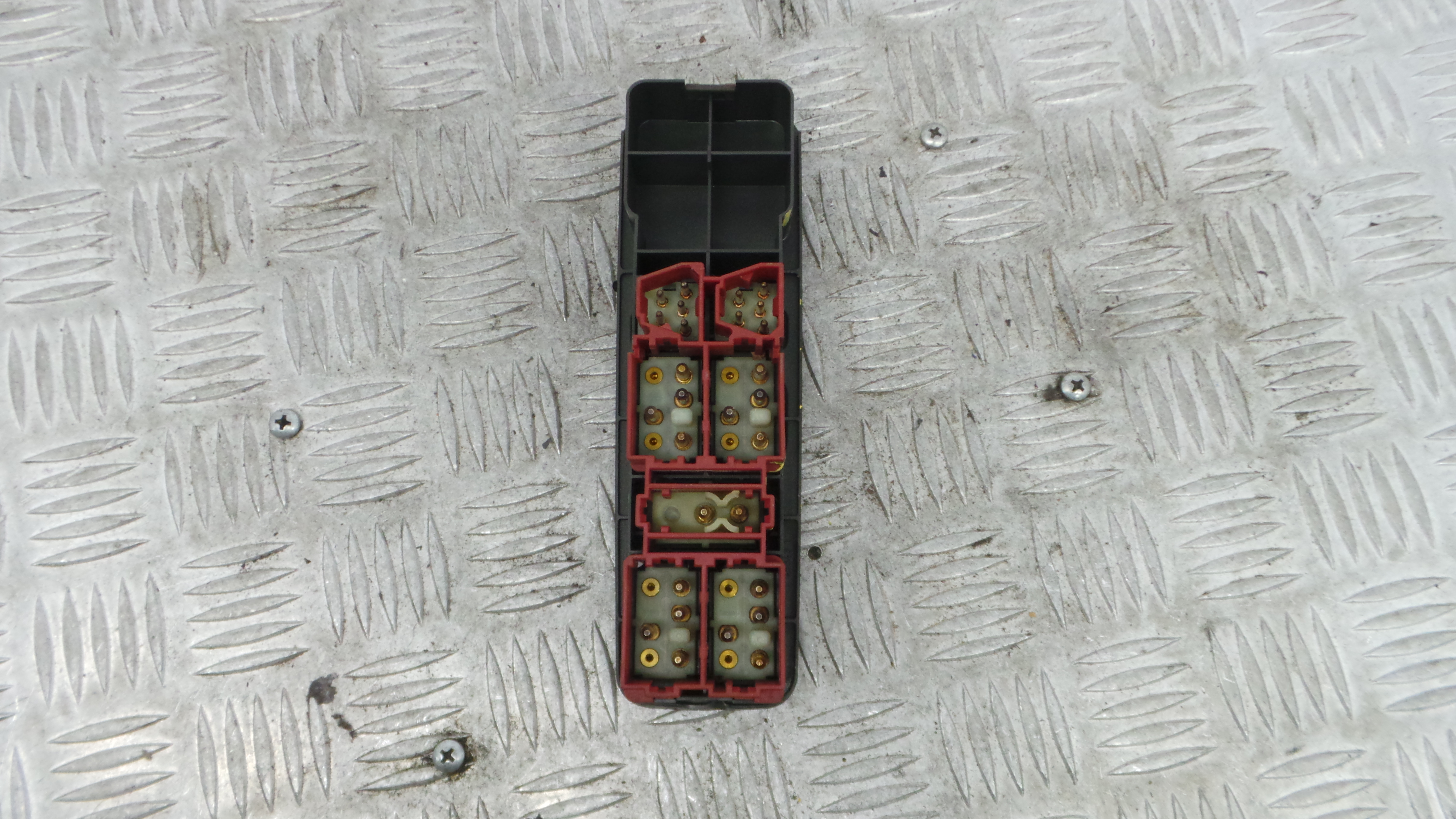 Interruptor / Comando Elevador Vidro Frente Esq 495431 - VOLVO V40 Combi (645)-38062523