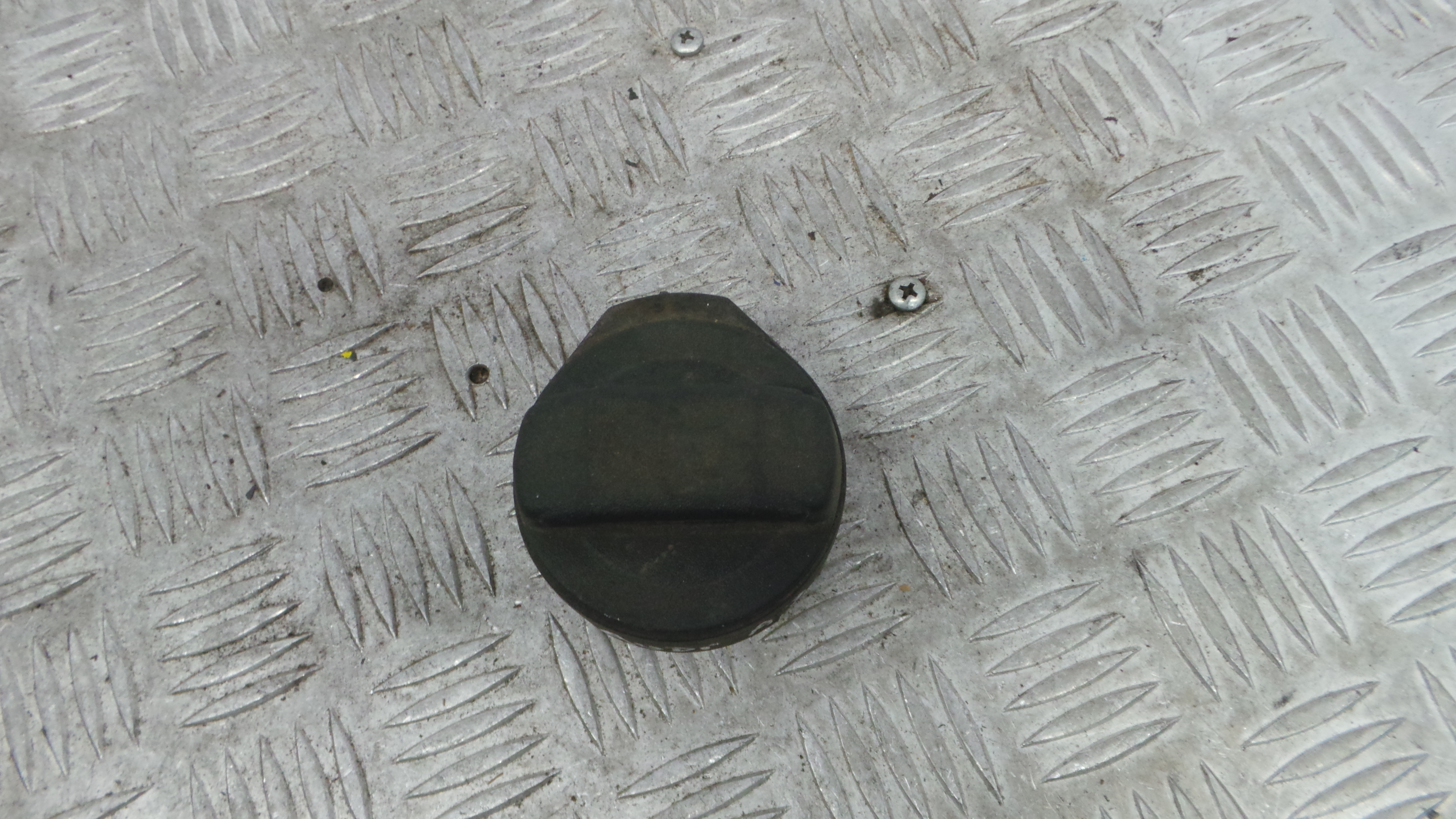 Tampão de Combustivel 1J0201553C - AUDI A3 (8L1)-38062526 Tampão de Combustivel 1J0201553C - AUDI A3 (8L1)-38062526