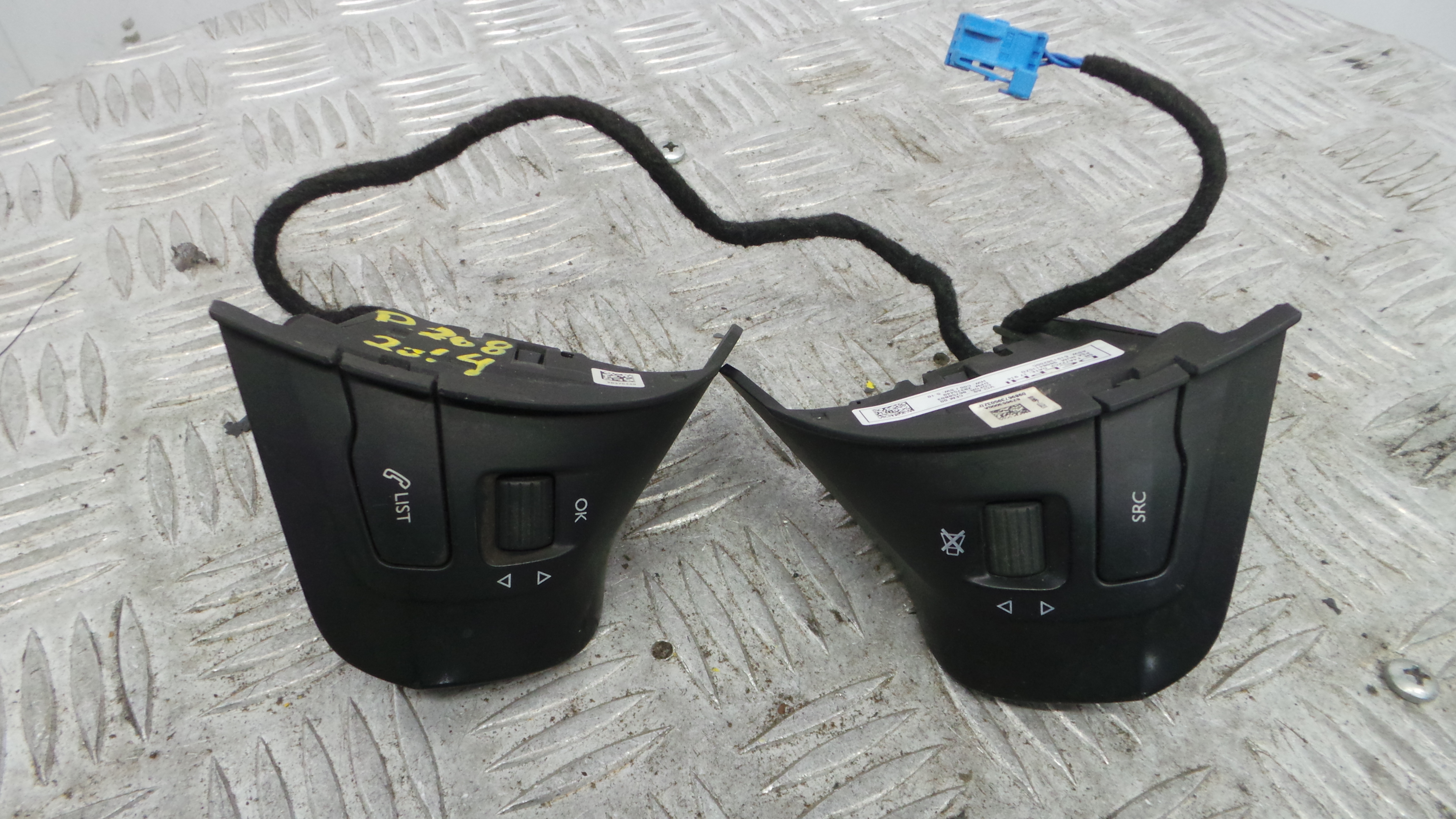 Manípulos do volante 98084115ZD - PEUGEOT 208 I (CA_, CC_)-38063017