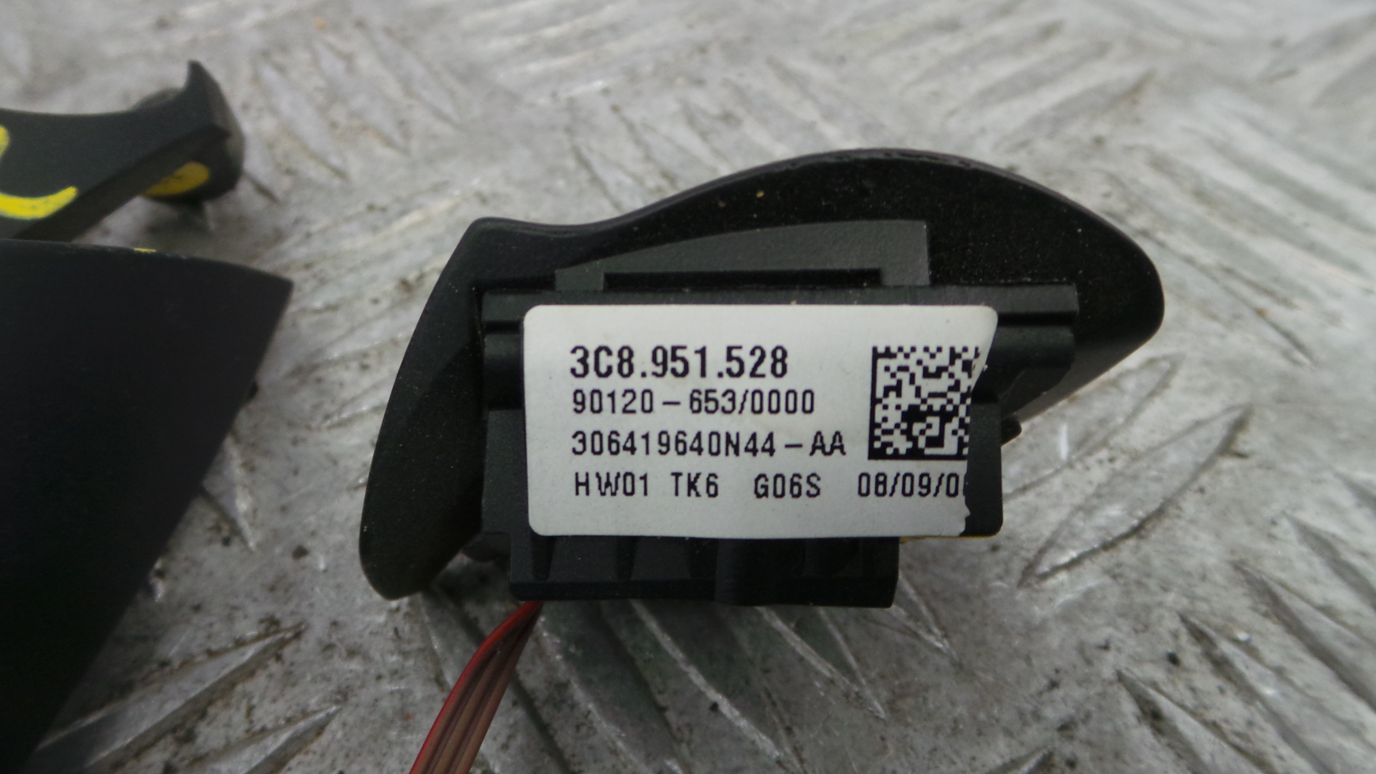 Manípulos do volante 3C8959537 - VW PASSAT CC B6 (357)-38063032