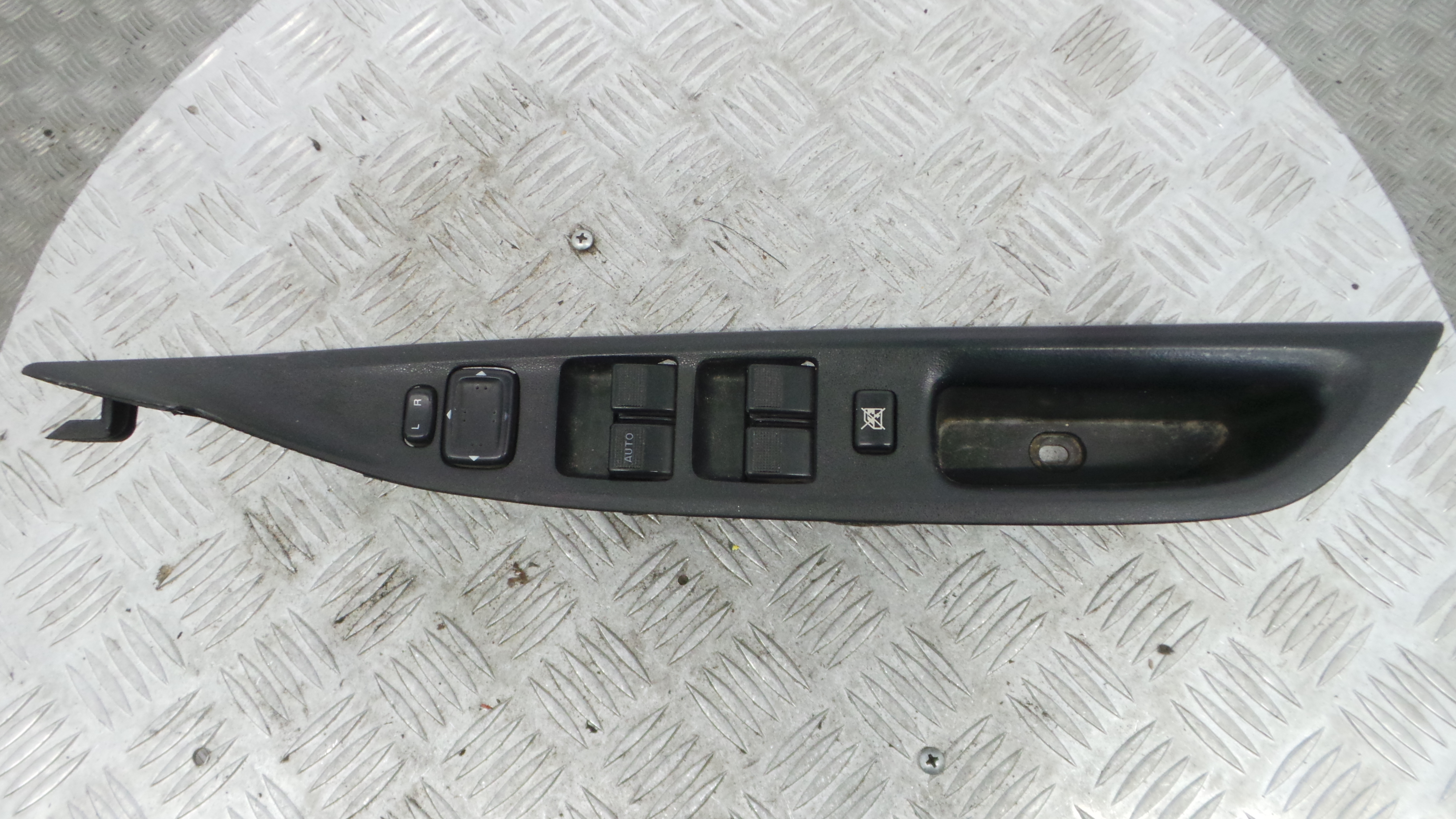 Interruptor / Comando Elevador Vidro Frente Esq GJ6A-684L6 - MAZDA 6 Station Wagon (GY)-38064761 Interruptor / Comando Elevador Vidro Frente Esq GJ6A-684L6 - MAZDA 6 Station Wagon (GY)-38064761