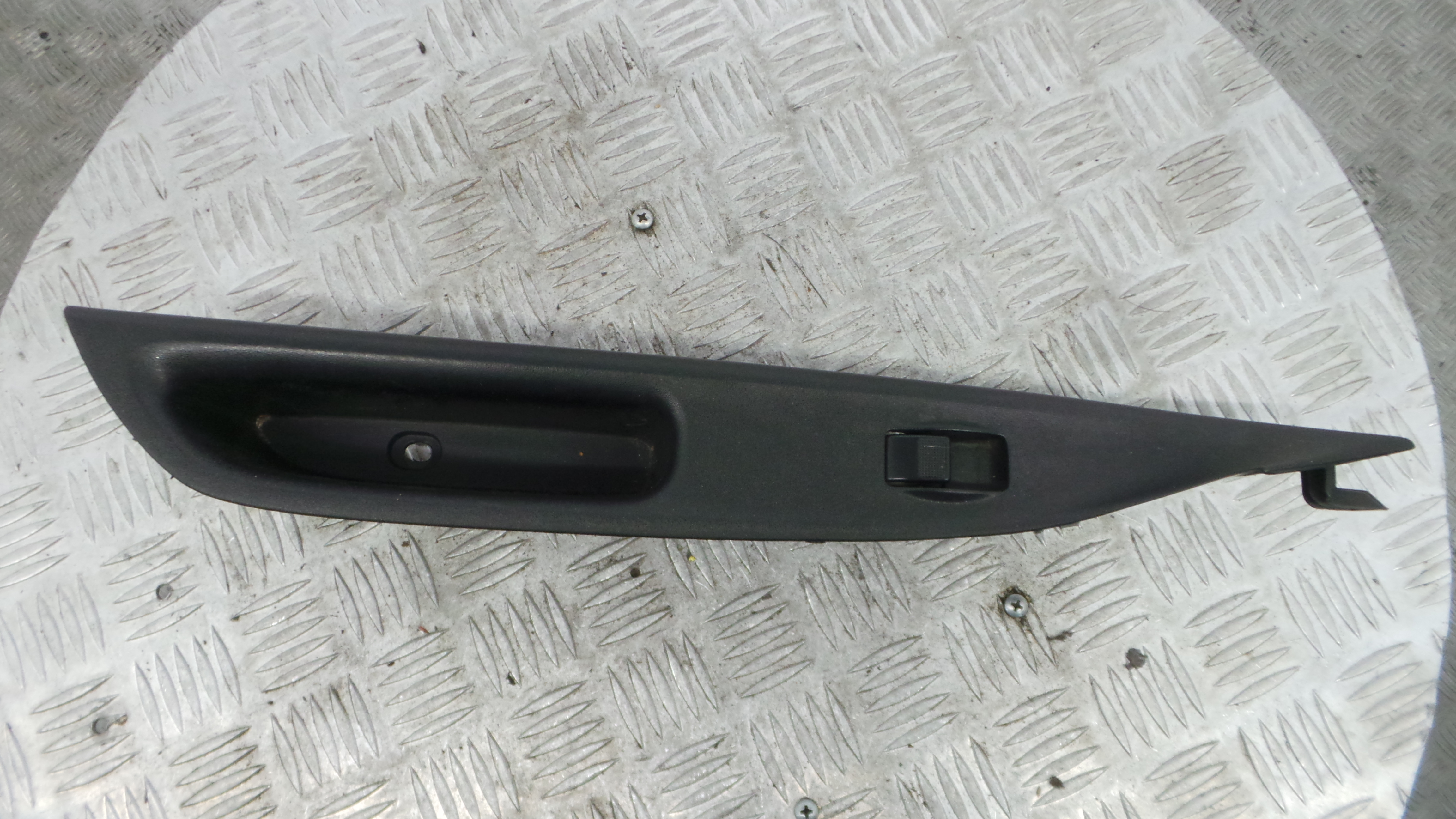 Interruptor / Comando Elevador Vidro Frente Dto GJ6A-684L1 - MAZDA 6 Station Wagon (GY)-38064764 Interruptor / Comando Elevador Vidro Frente Dto GJ6A-684L1 - MAZDA 6 Station Wagon (GY)-38064764