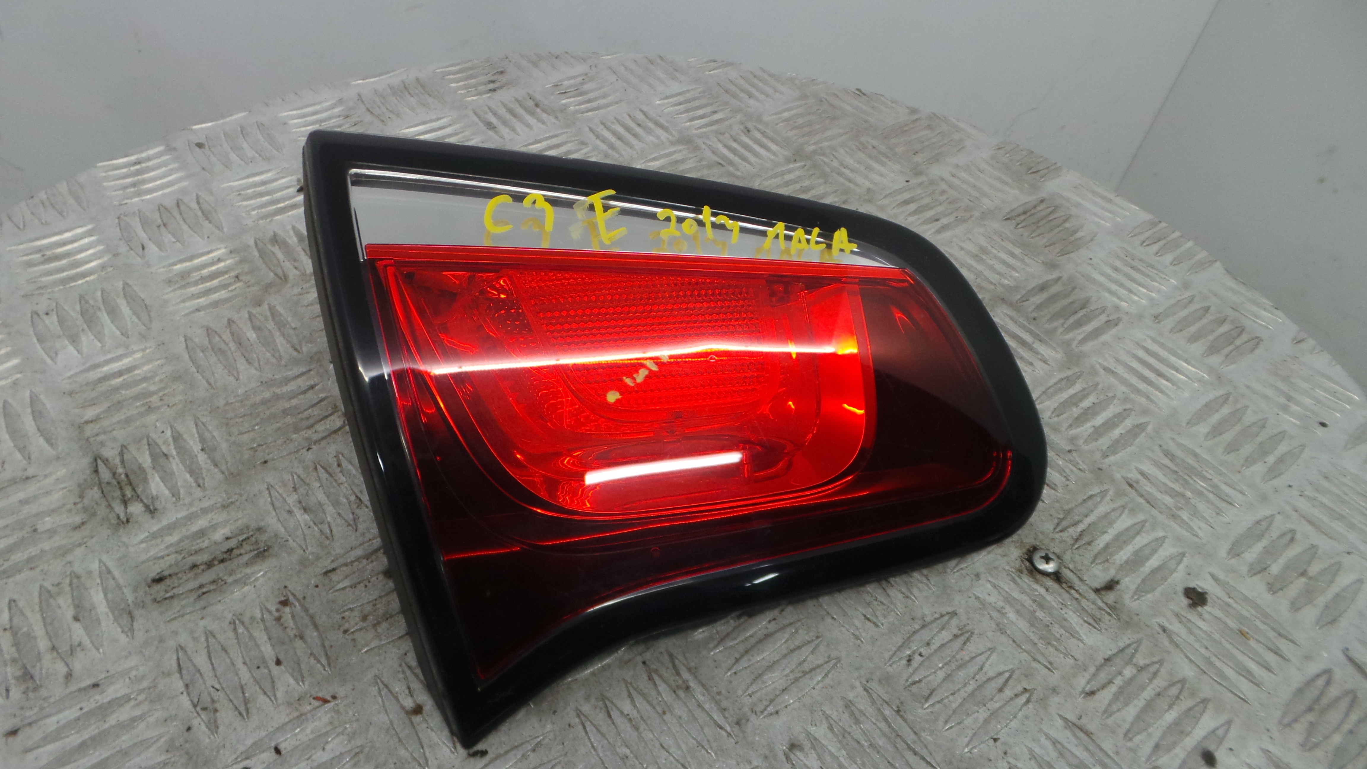 Farolim Mala Trás Esq  9803934380 – CITROËN C3 II (SC_)