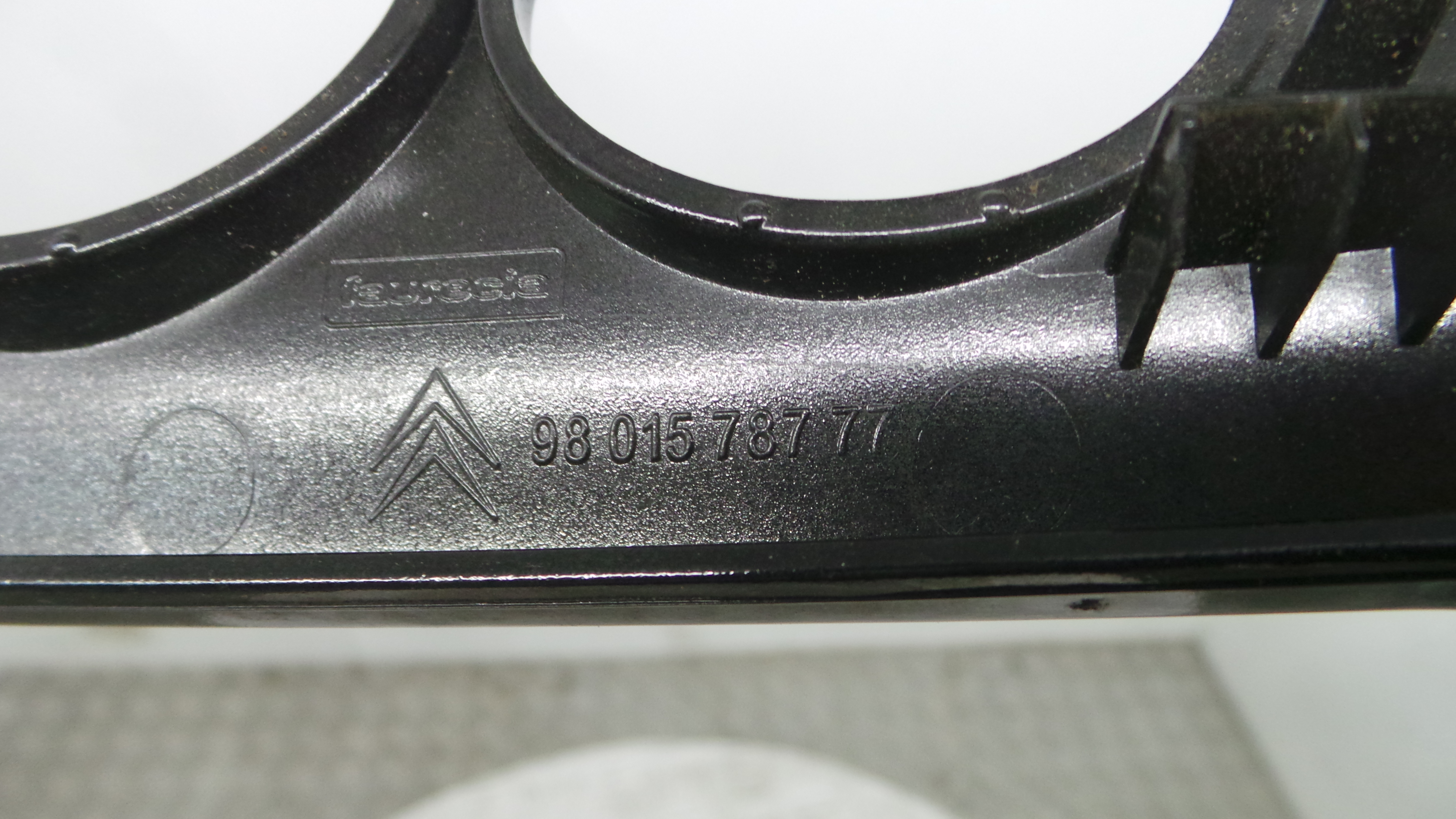 Aro Consola Central 9801578777 - CITROËN C3 II (SC_)-38073128