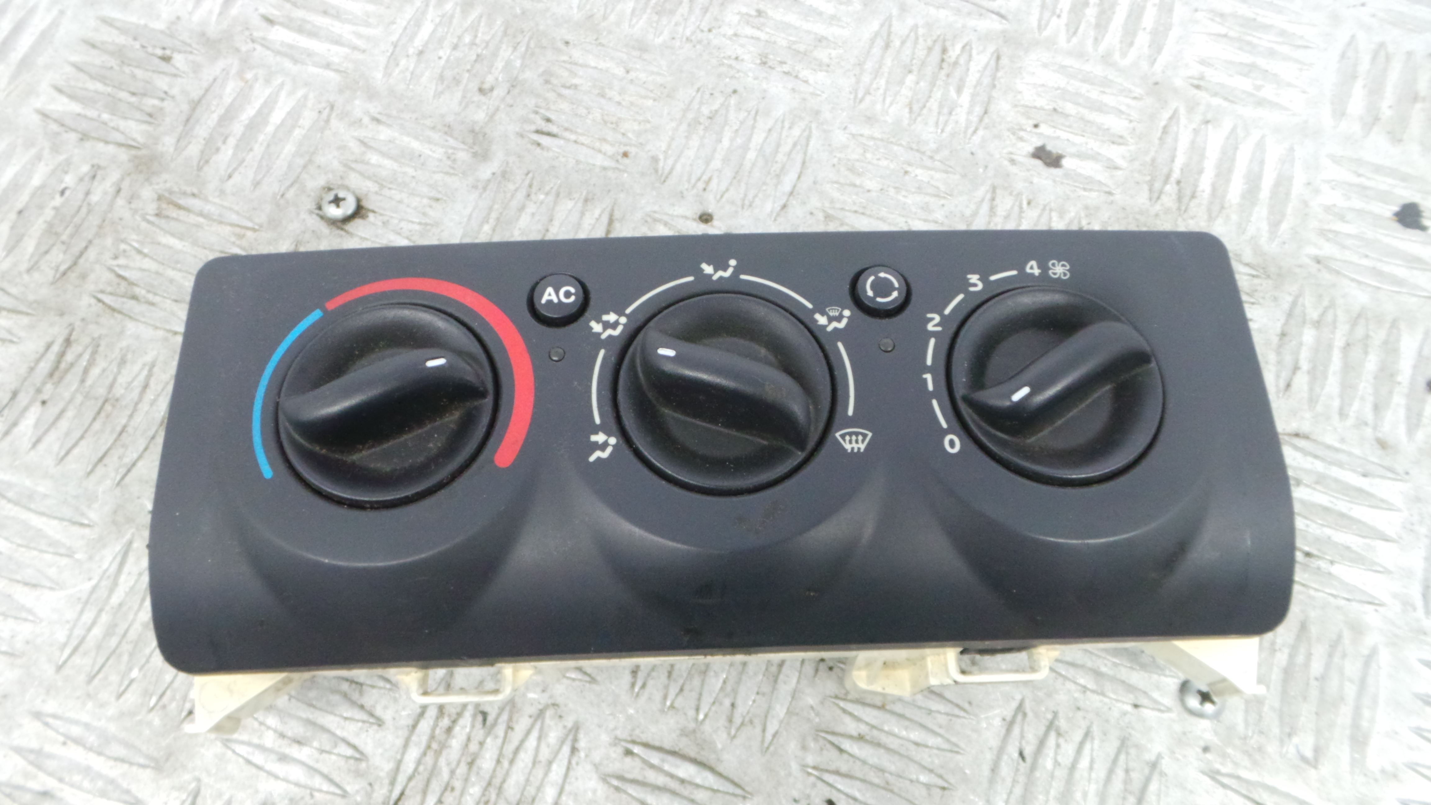 Comando da Sofagem / Climatronic 8200147160 - RENAULT CLIO II (BB_, CB_), CLIO Mk II (BB_, CB_)-38084061